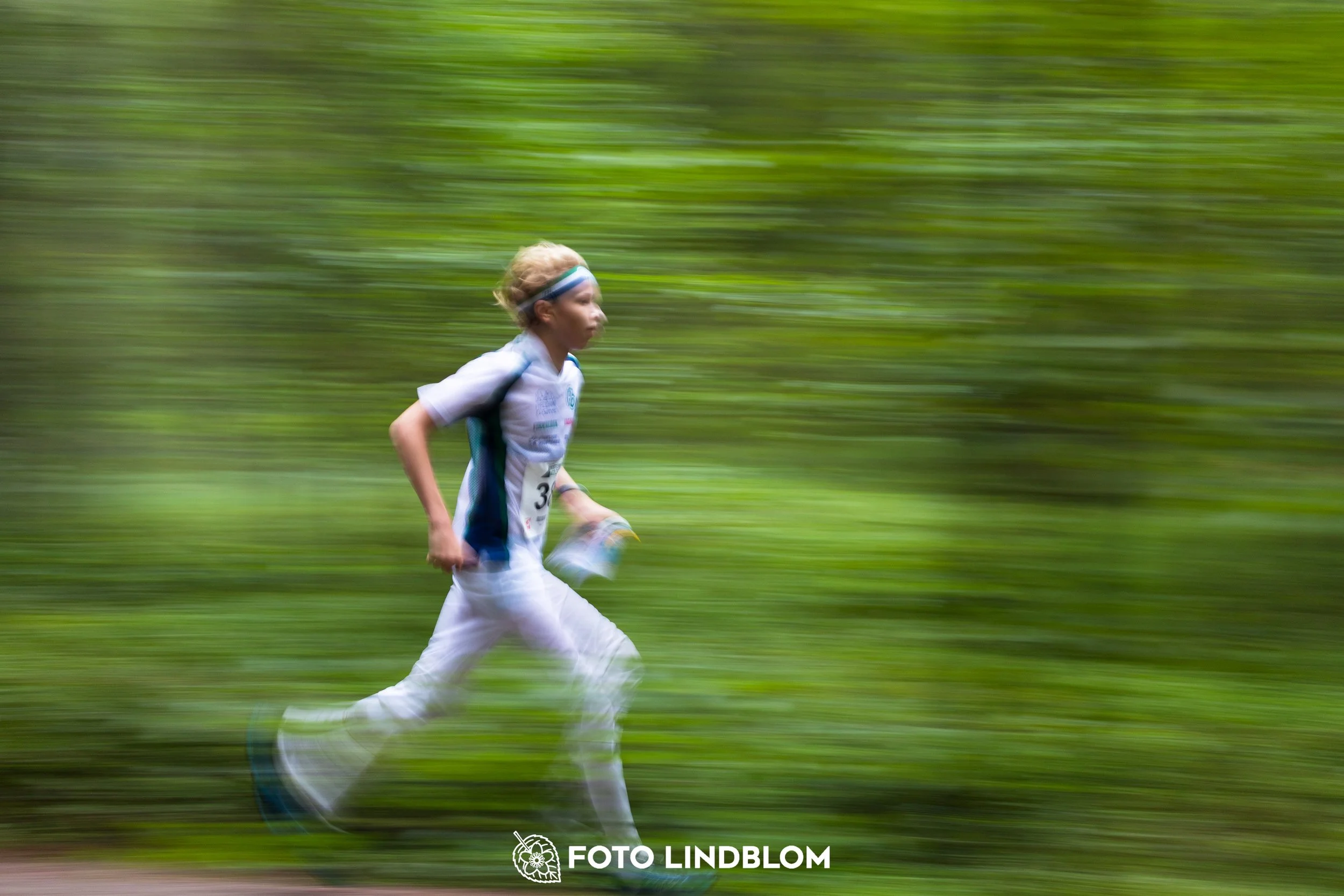 A picture from the youth 10 mila orienteering competition taken by Foto Lindblom