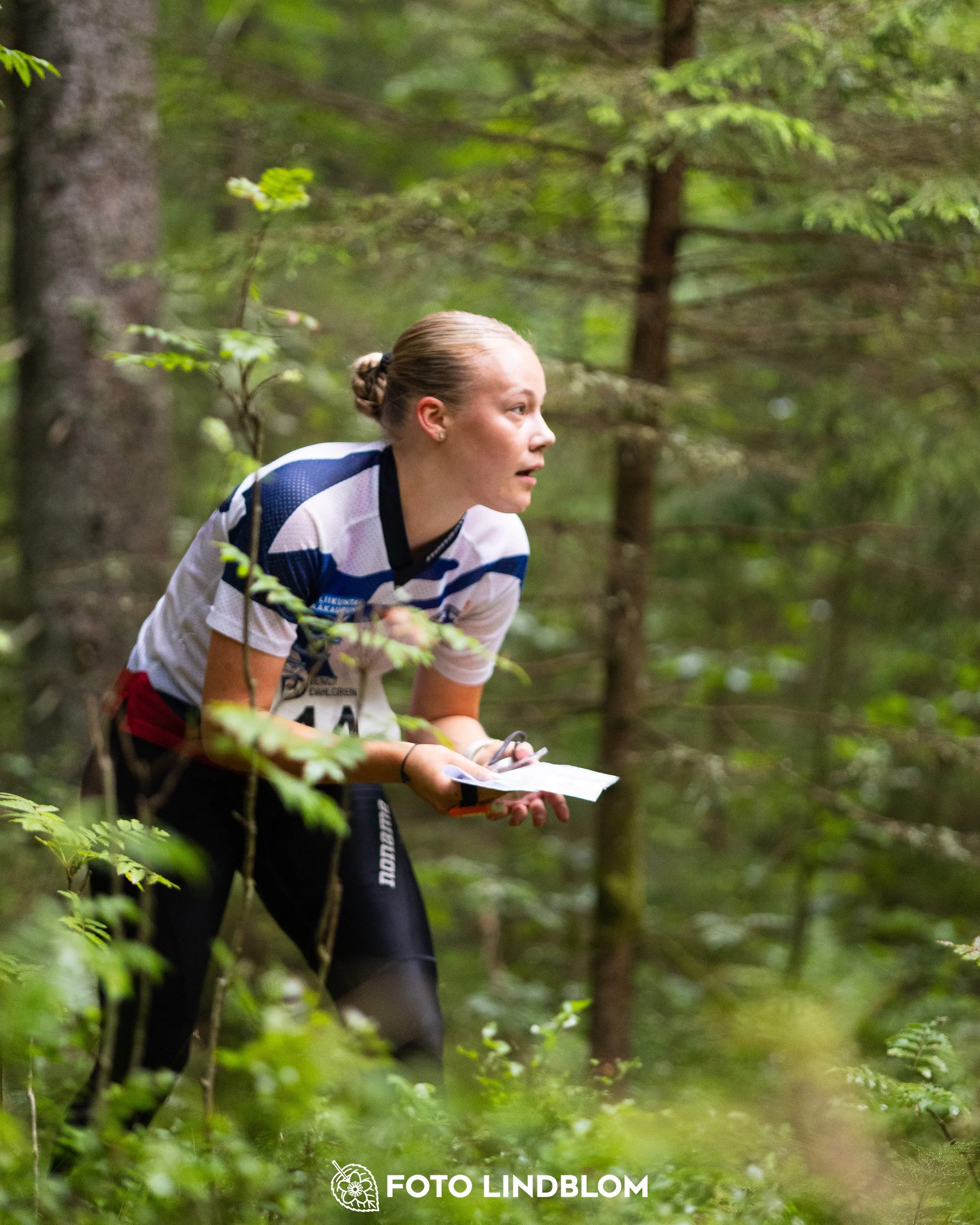 A picture from the youth 10 mila orienteering competition taken by Foto Lindblom
