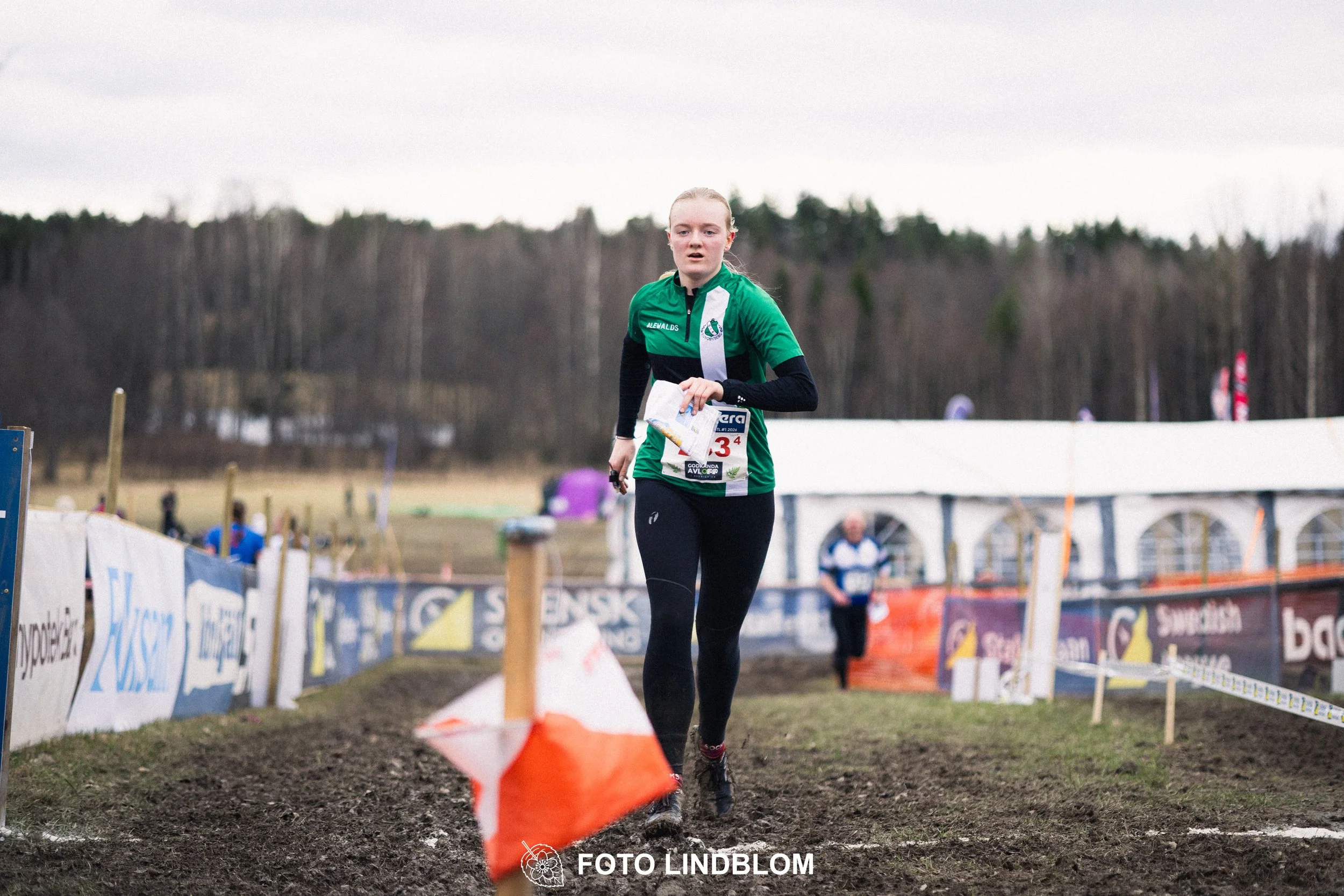 A photo from an orienteering relay race in Kolmården during spring 2026, captured by Foto Lindblom.