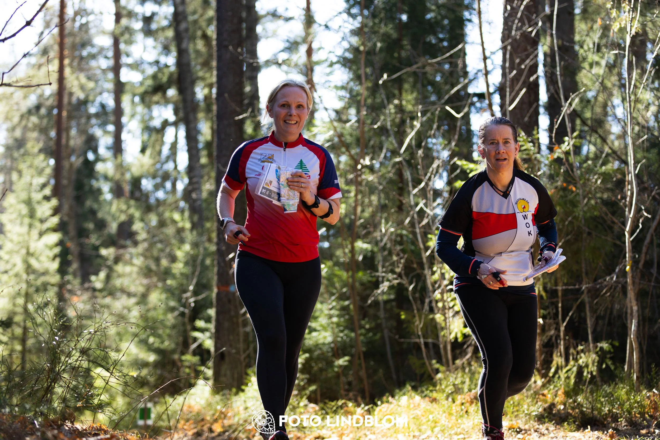 Orienteering competition scene from Nyköpingsorienteringen 2026 in Sweden’s natural forest environment, captured by Foto Lindblom.