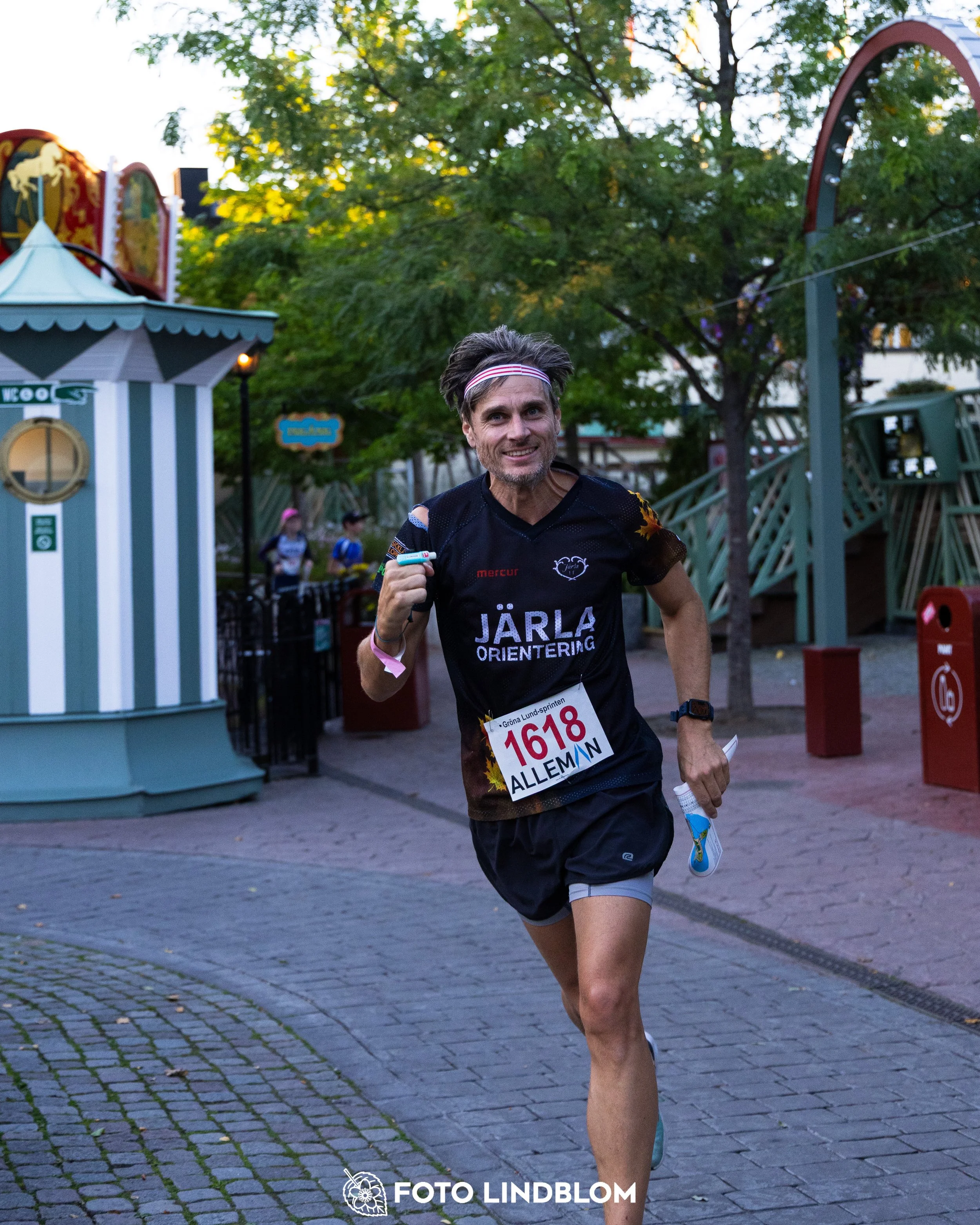 A picture from the orienteering event called Gröna Lund Sprinten taken by Foto Lindblom