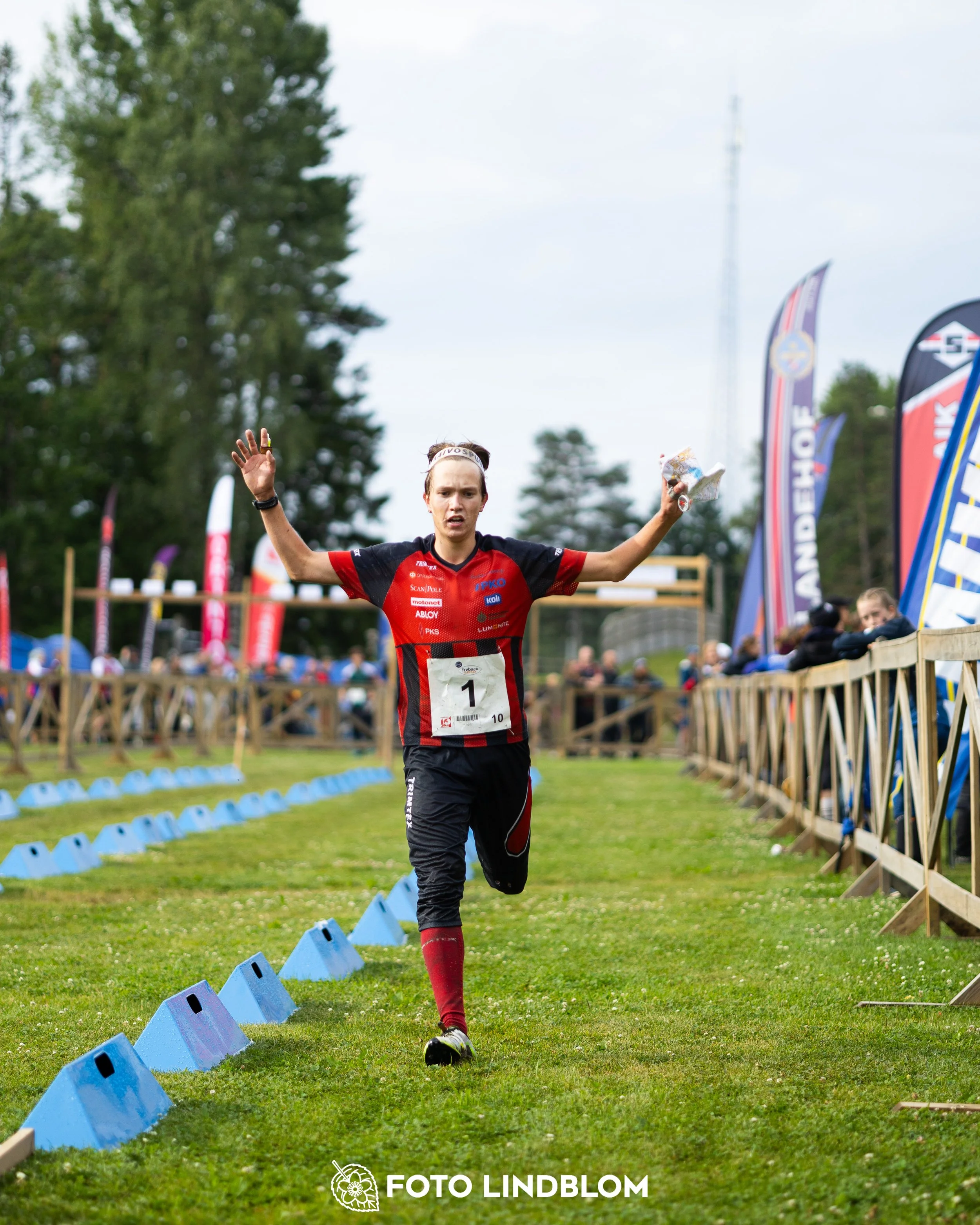 A picture from the youth 10 mila orienteering competition taken by Foto Lindblom