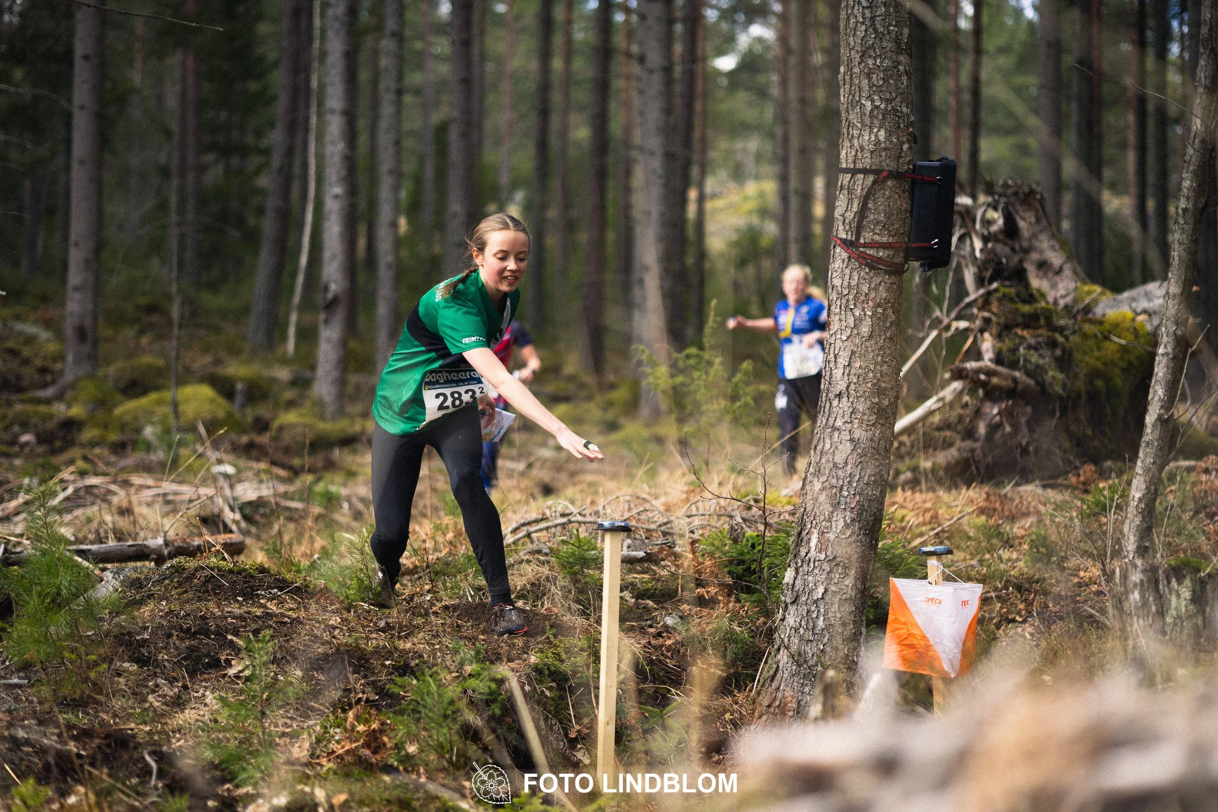 A moment captured during Kolmårdskavlen in the Swedish Stafettligan 2026 by Foto Lindblom.