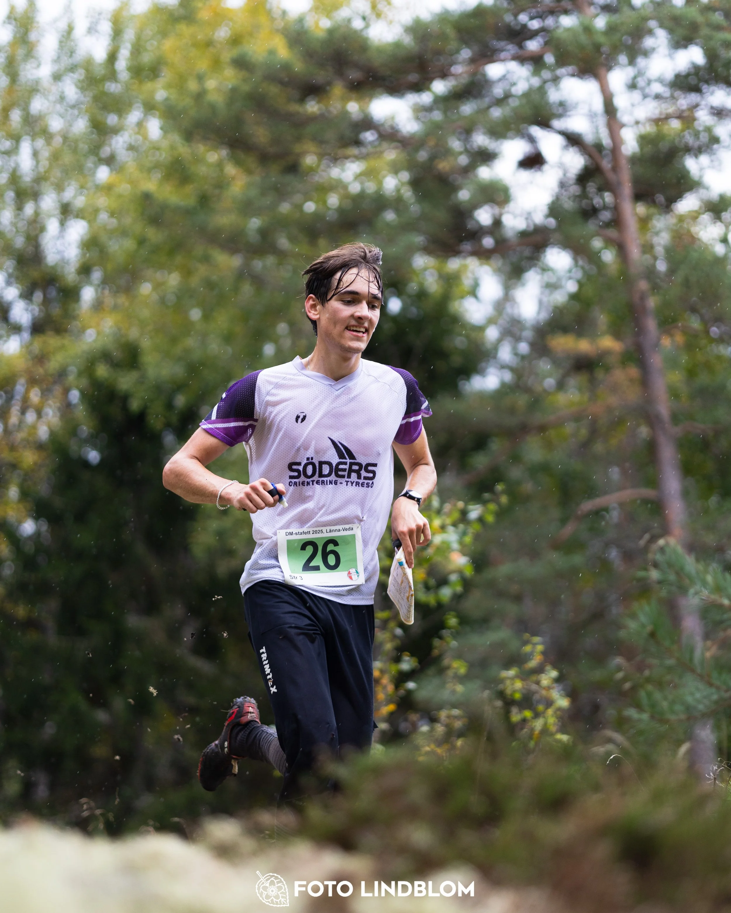 A picture from the Stockholm district championship in relay orienteering taken by Foto Lindblom