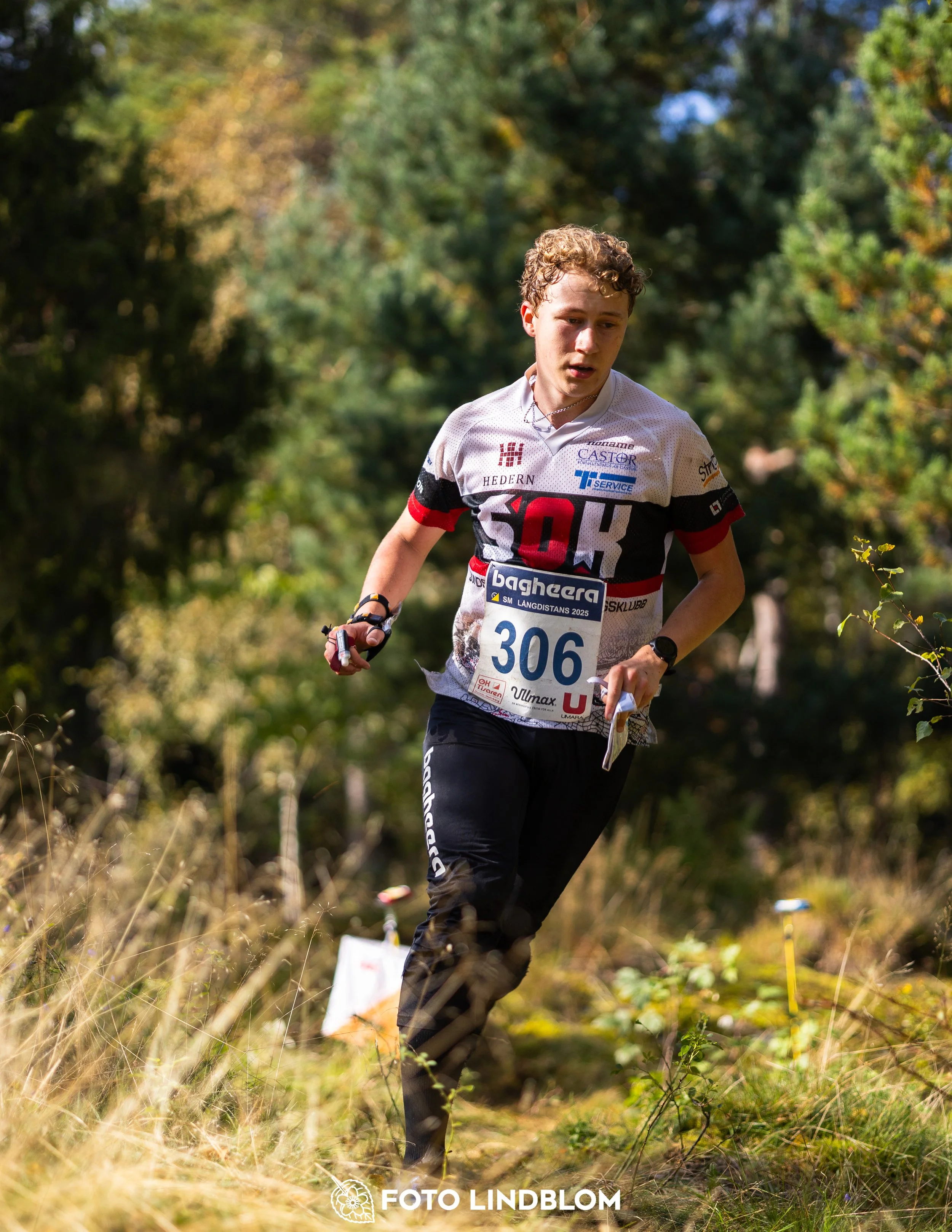 A picture from the Swedish national championship in long distance orienteering and Swedish league race taken by Foto Lindblom