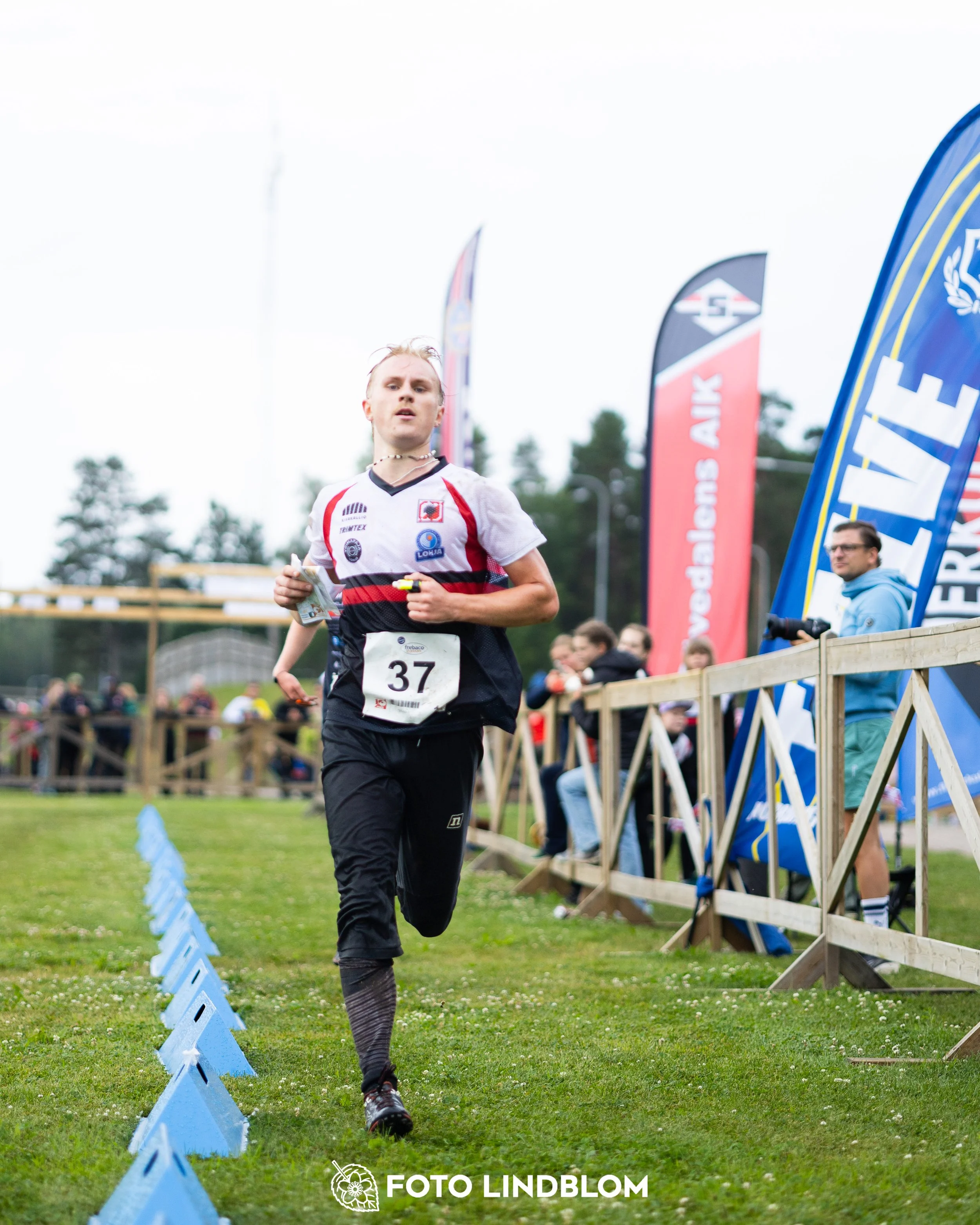 A picture from the youth 10 mila orienteering competition taken by Foto Lindblom