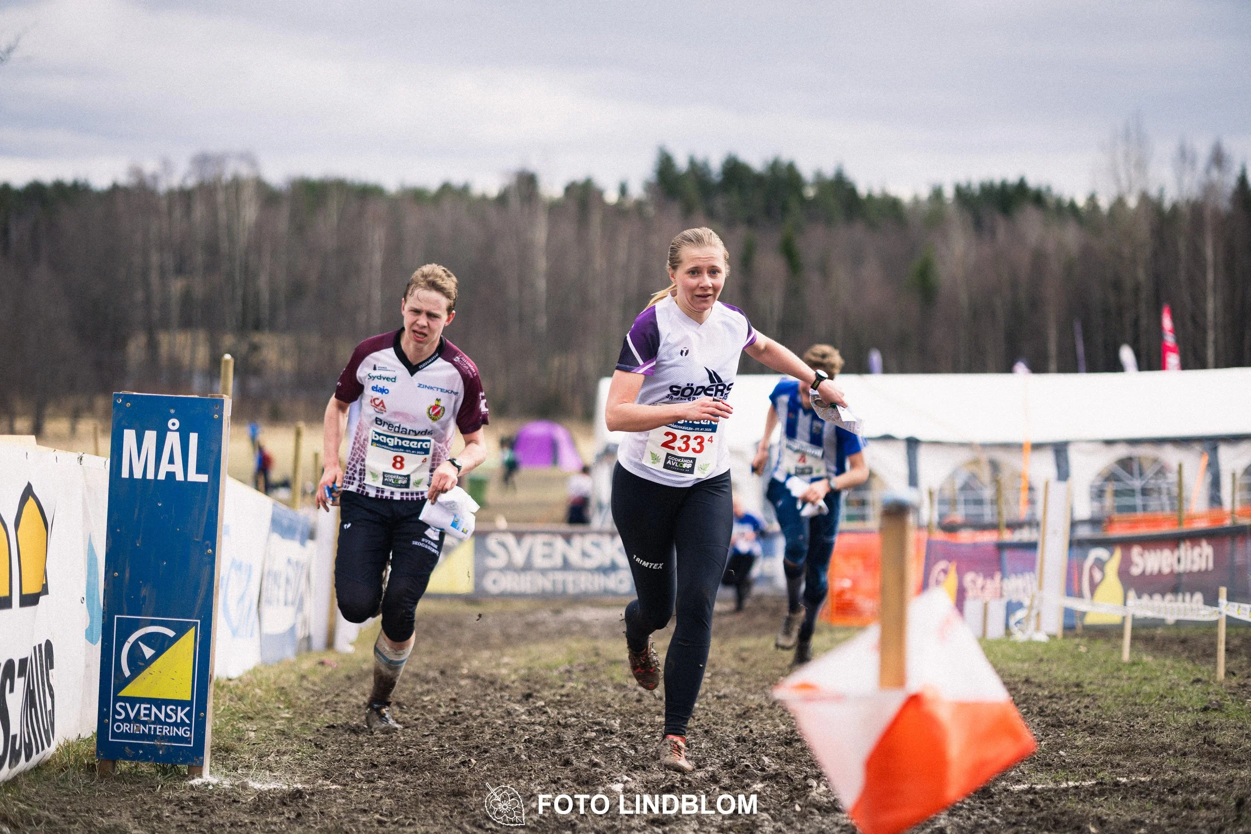 A photo from an orienteering relay race in Kolmården during spring 2026, captured by Foto Lindblom.