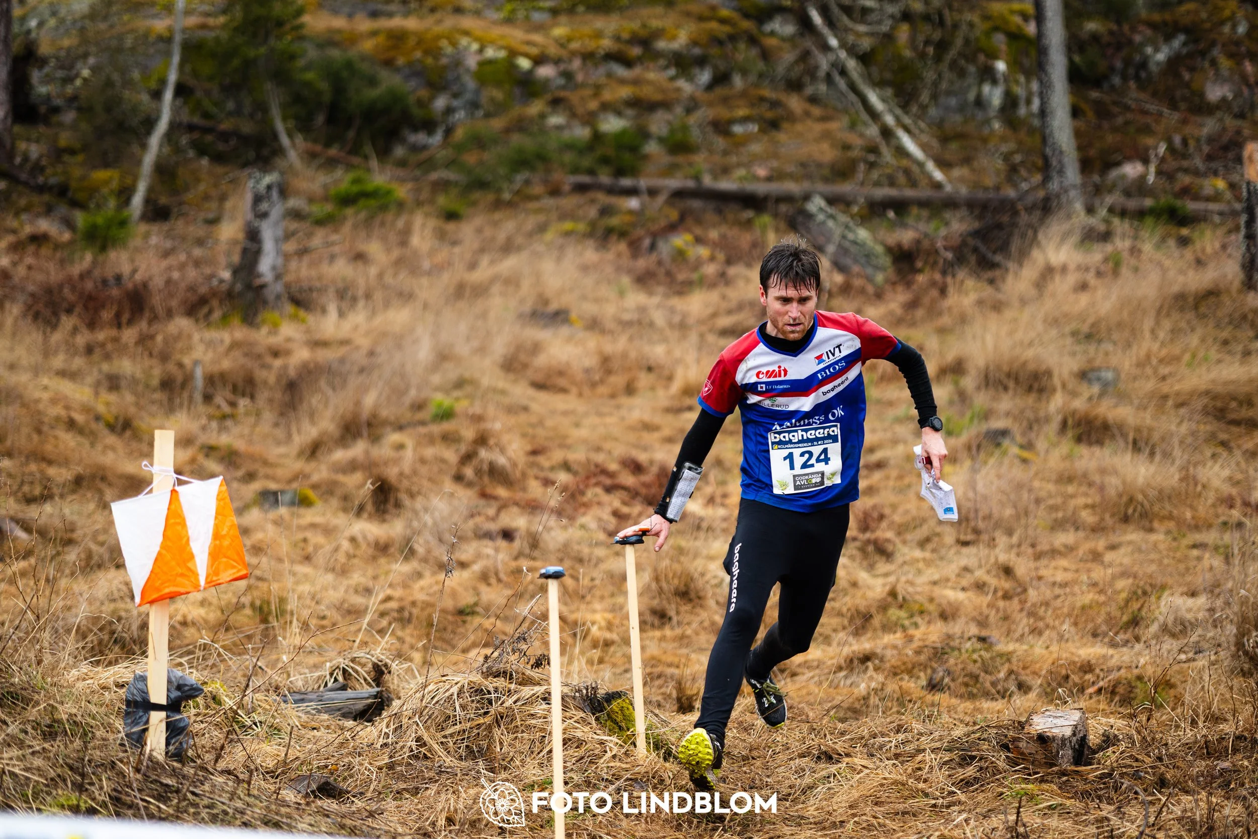 A scene from the Swedish League middle distance event in Kolmården spring 2026, captured by Foto Lindblom.