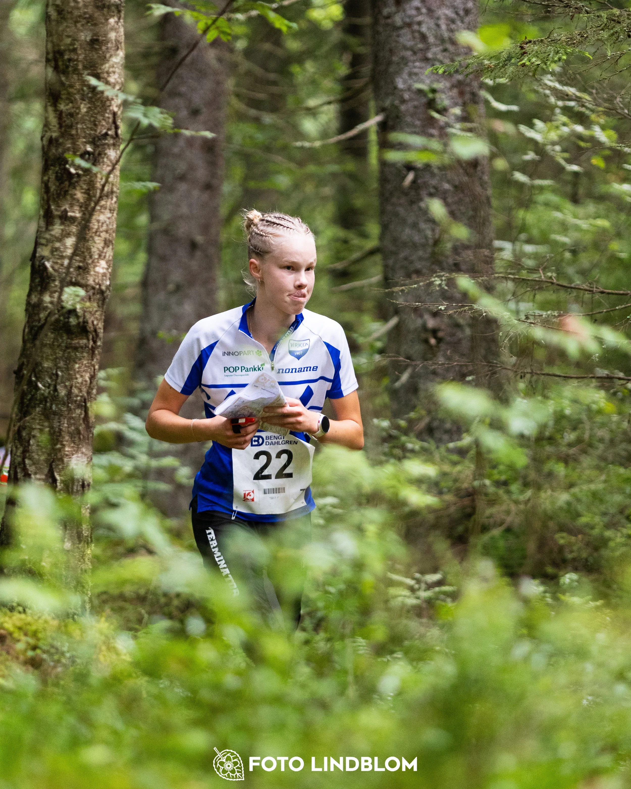 A picture from the youth 10 mila orienteering competition taken by Foto Lindblom