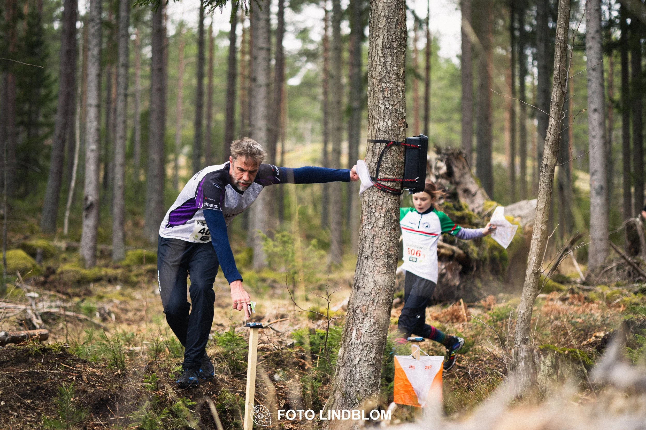 A moment from the relay orienteering event Kolmårdskavlen in spring 2026, captured by Foto Lindblom.