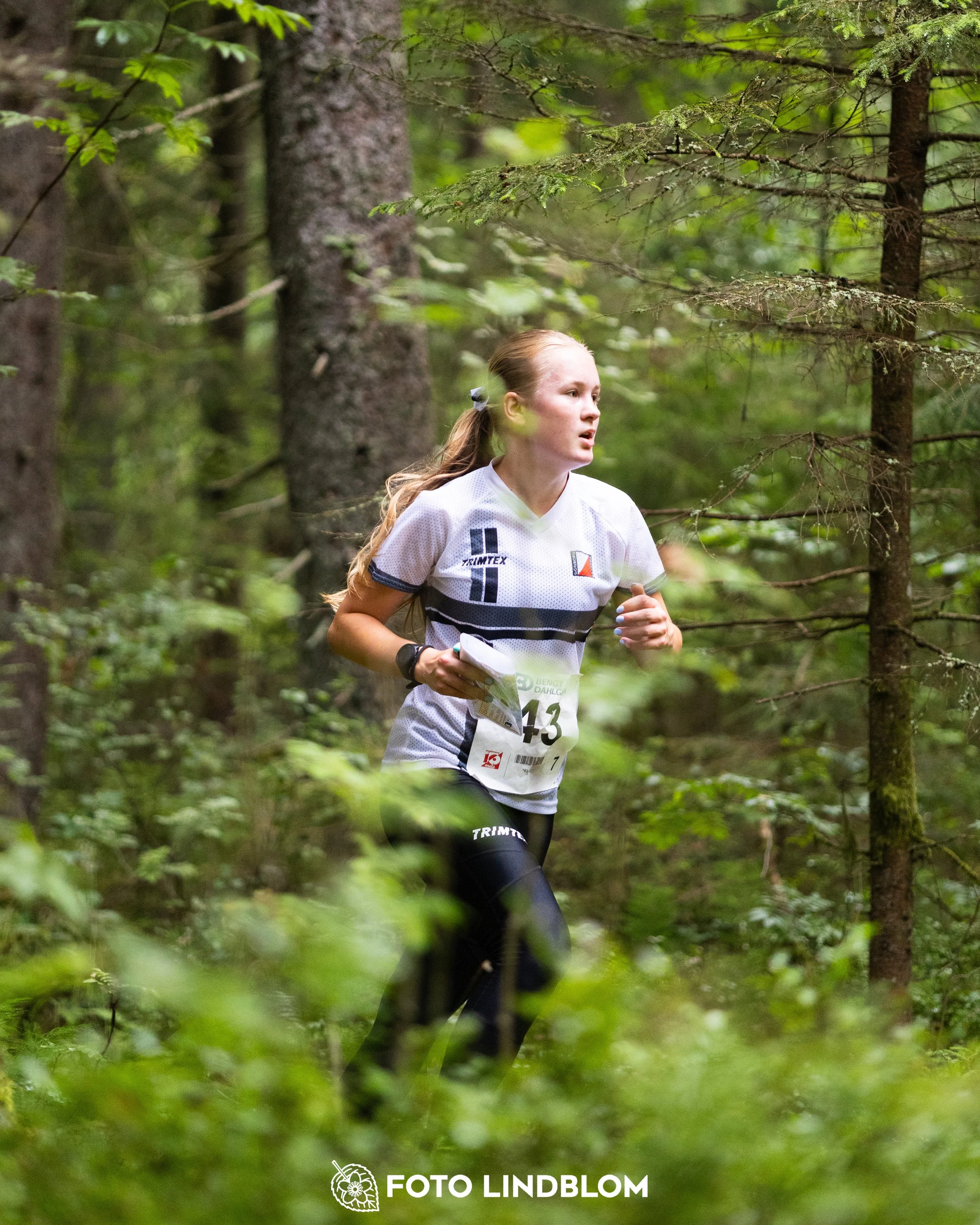 A picture from the youth 10 mila orienteering competition taken by Foto Lindblom