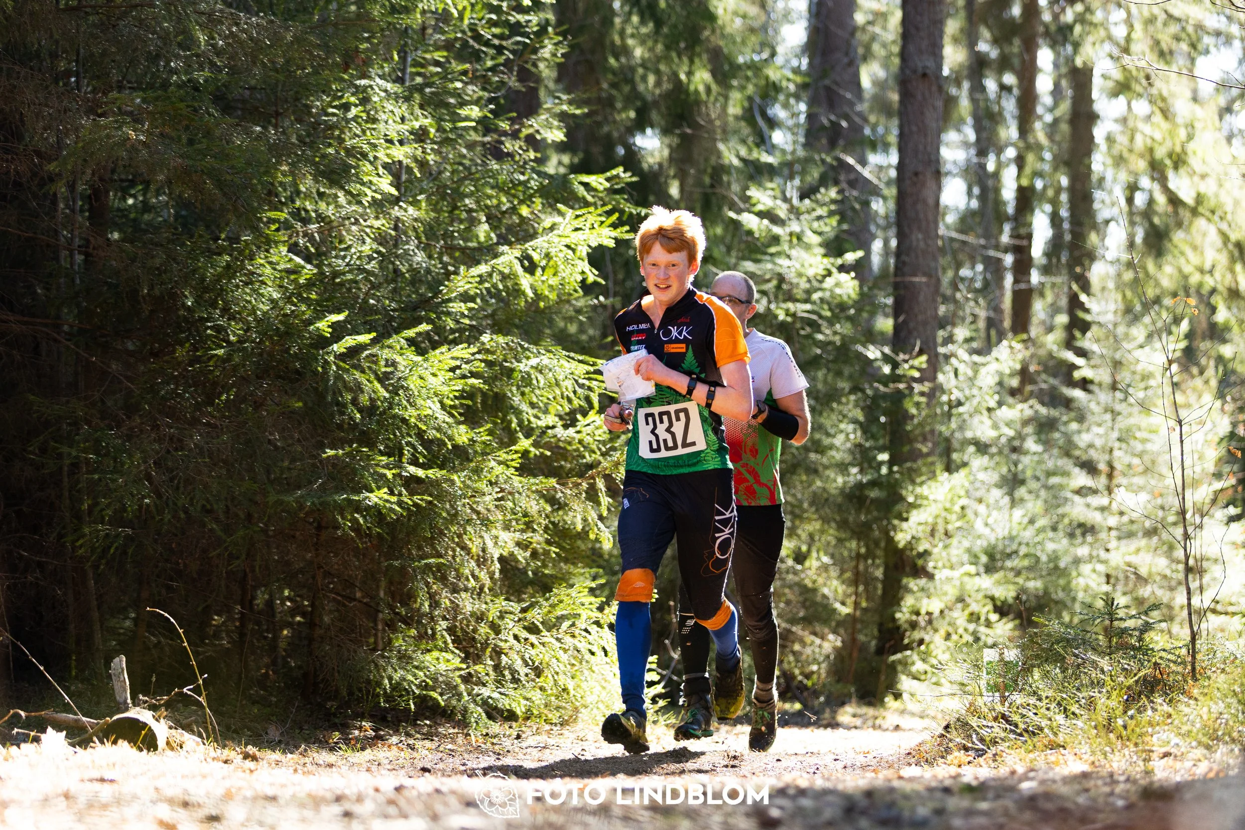 Orienteering competition scene from Nyköpingsorienteringen 2026 in Sweden’s natural forest environment, captured by Foto Lindblom.