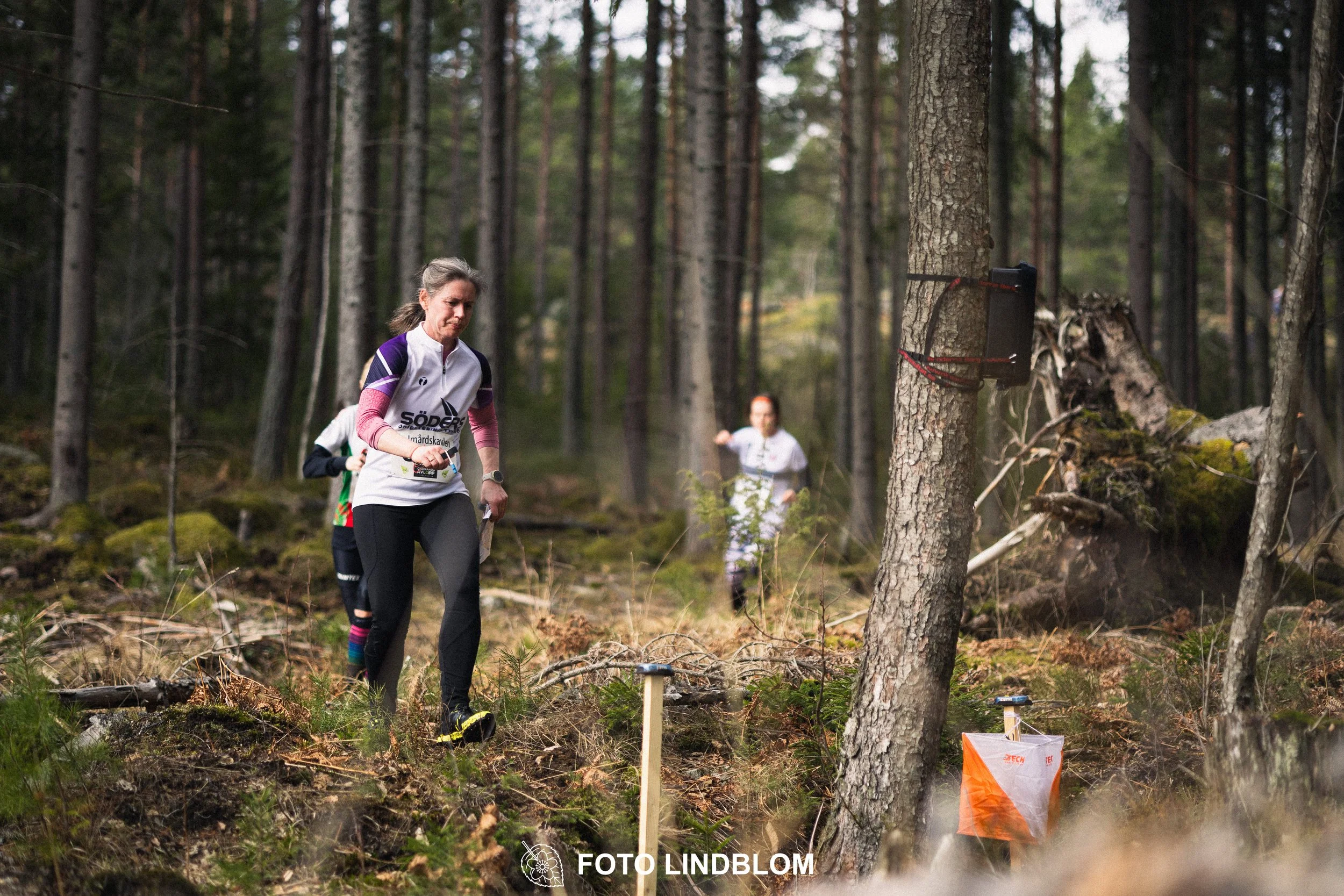 A moment from the relay orienteering event Kolmårdskavlen in spring 2026, captured by Foto Lindblom.