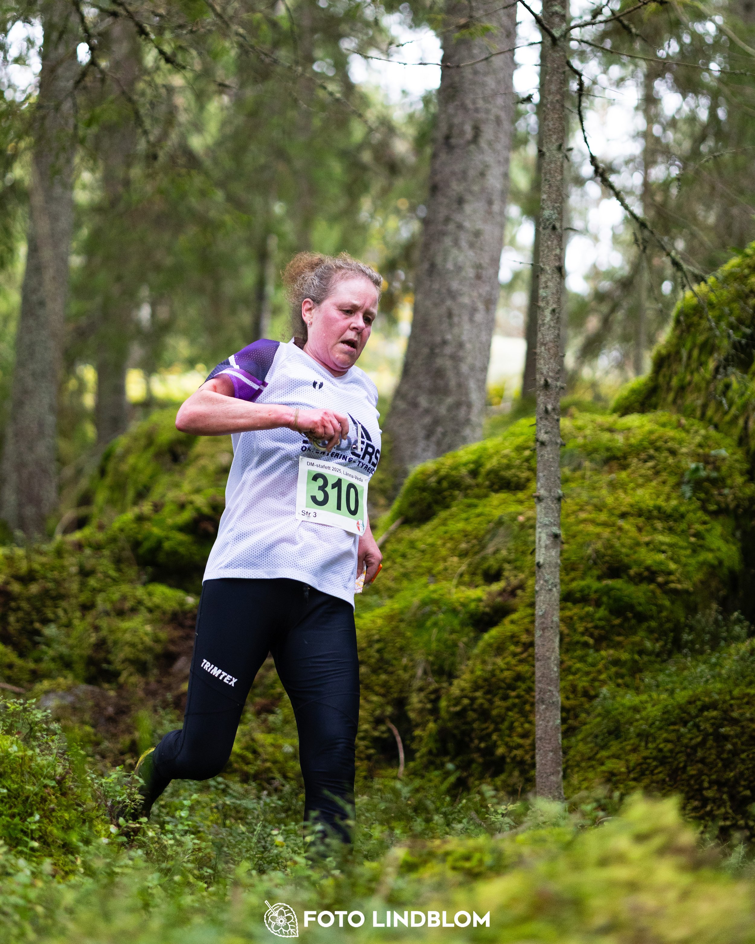 A picture from the Stockholm district championship in relay orienteering taken by Foto Lindblom