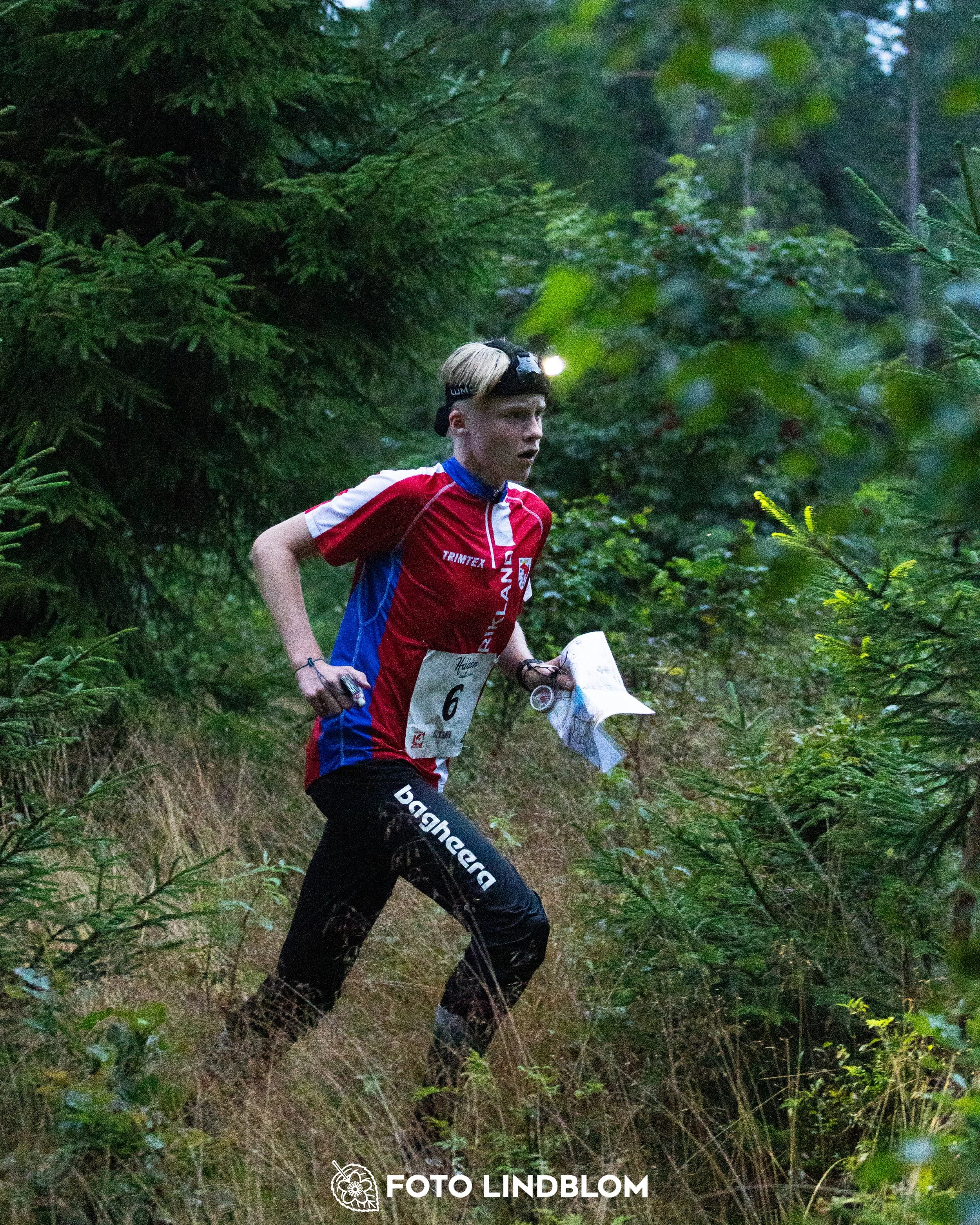 A picture from the youth 10 mila orienteering competition taken by Foto Lindblom
