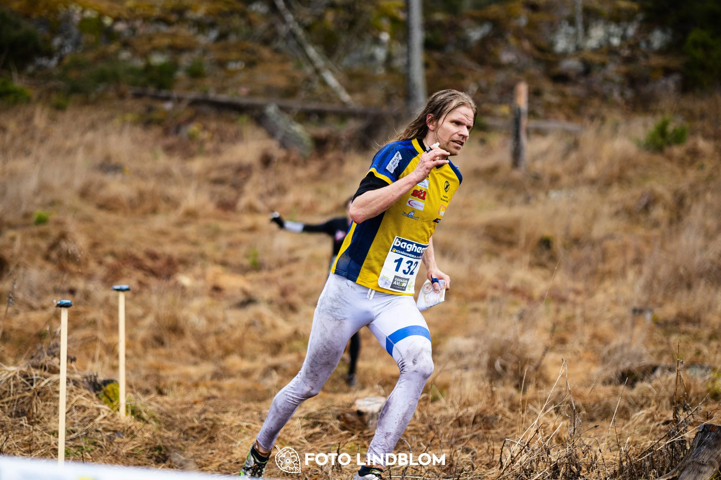 A moment from the 2026 Swedish League middle distance orienteering event in Kolmården, captured by Foto Lindblom.