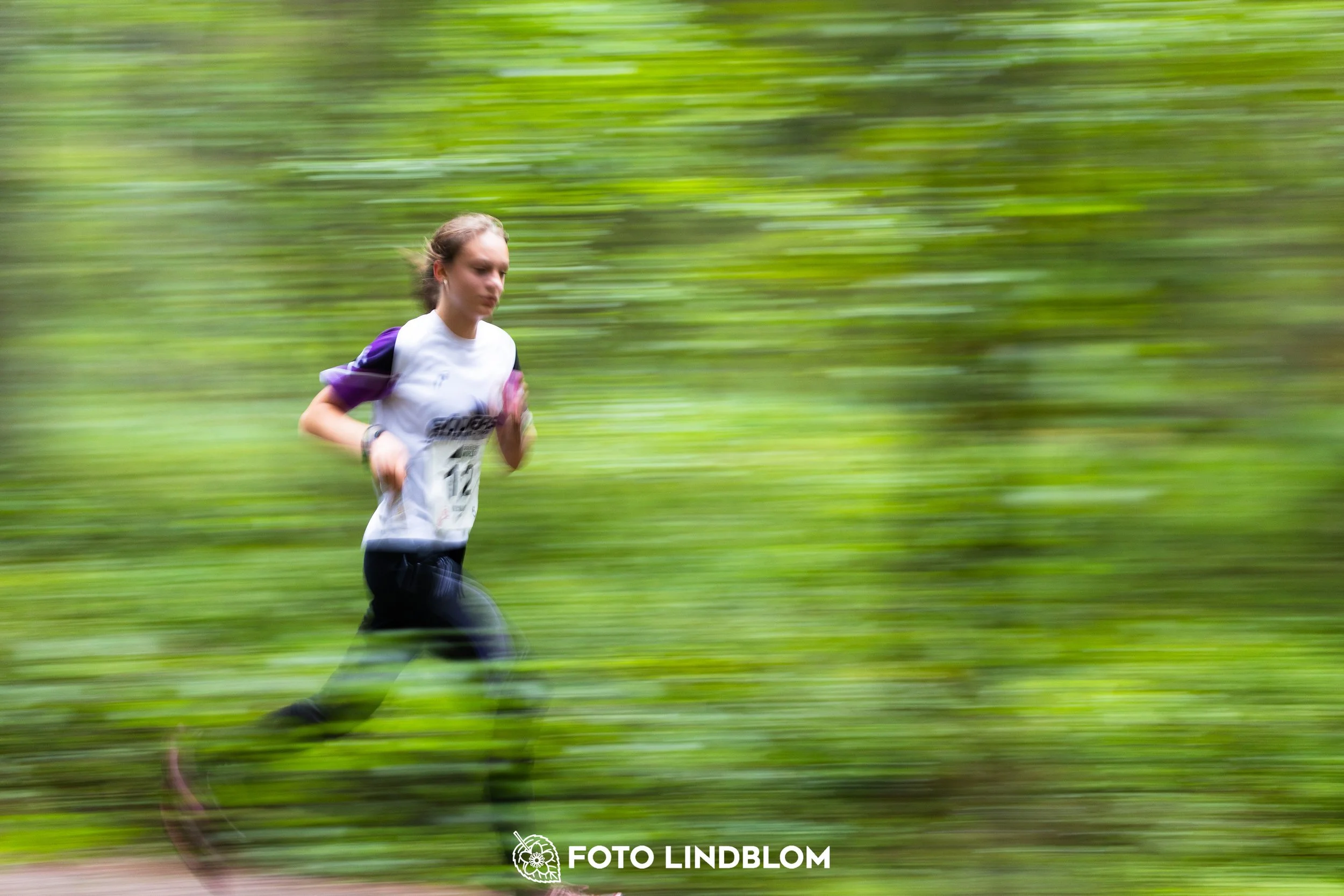 A picture from the youth 10 mila orienteering competition taken by Foto Lindblom