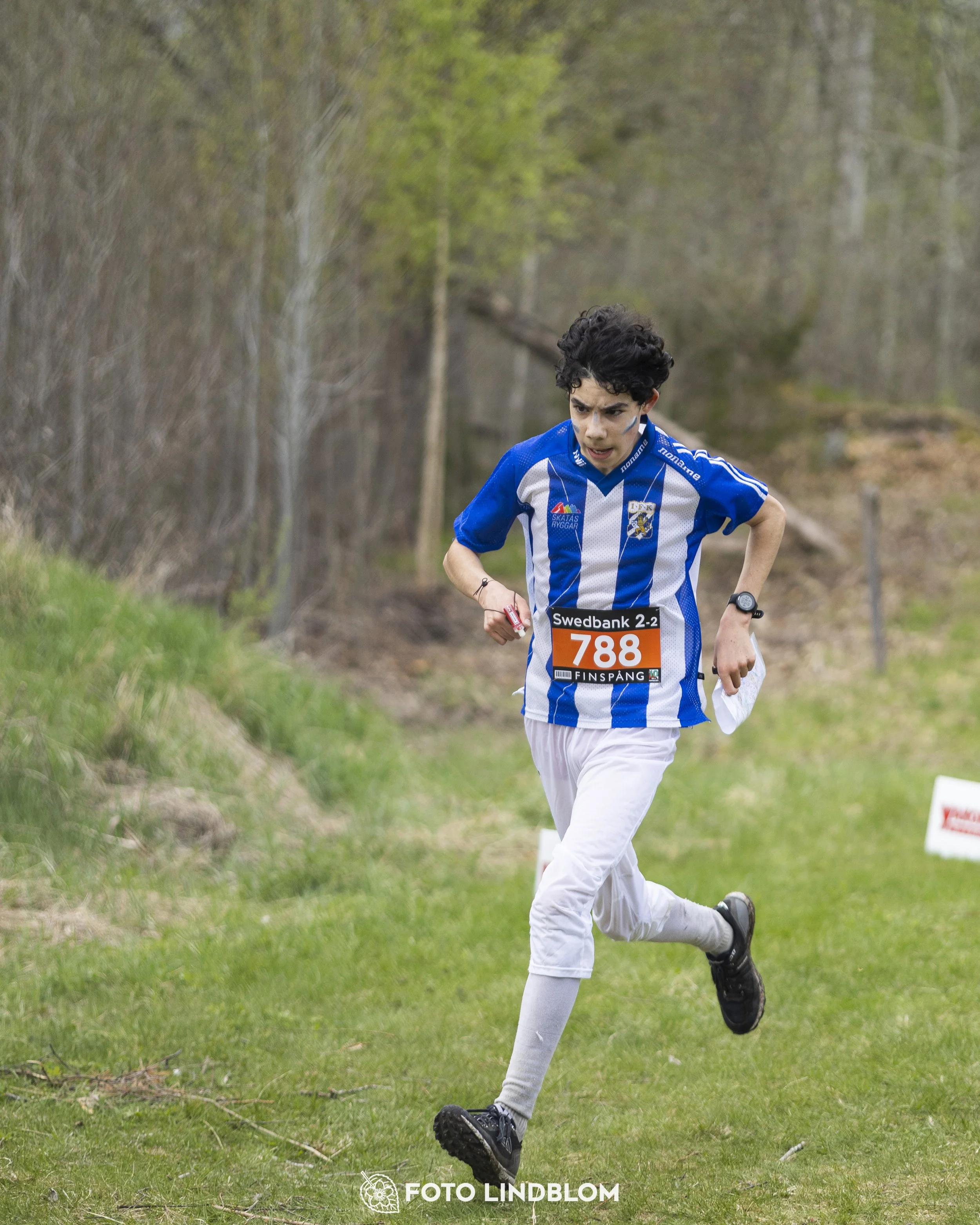 A picture from the youth relay at 10-Mila orienteering competition