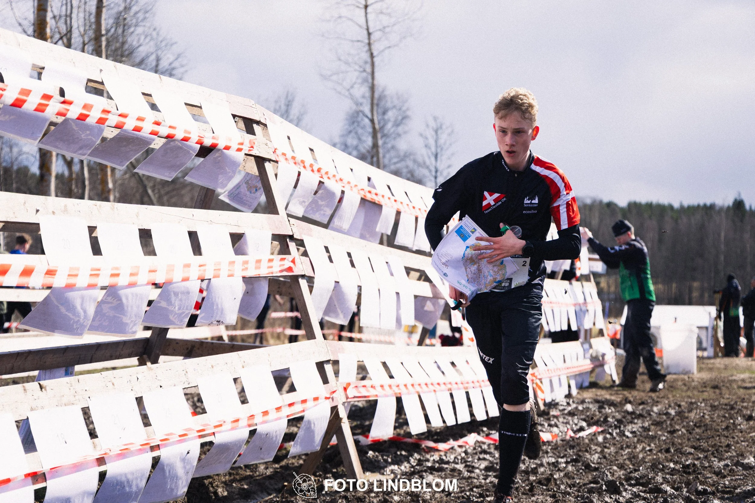 A photo from an orienteering relay race in Kolmården during spring 2026, captured by Foto Lindblom.