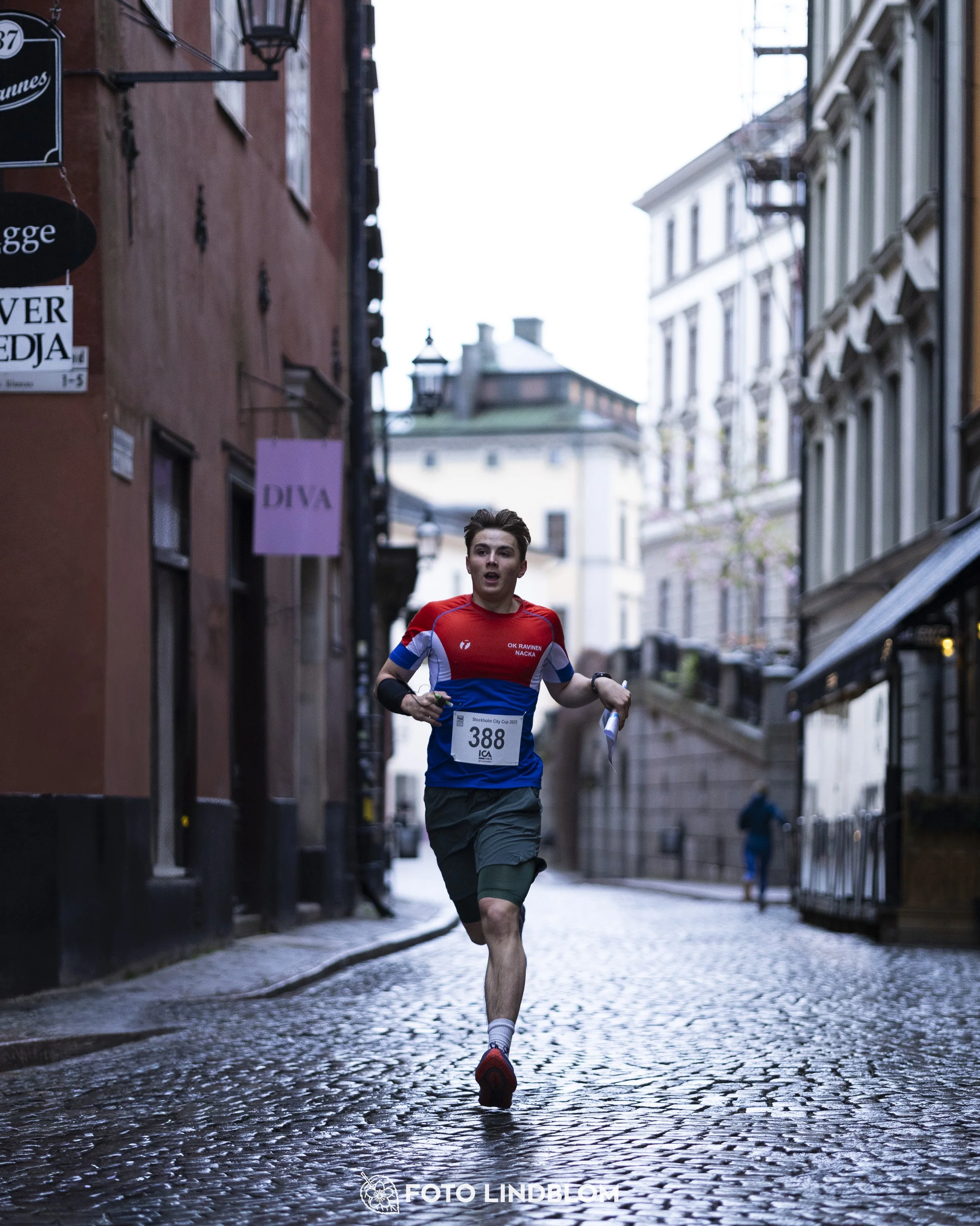 A picture from the first stage of the Stockholm City Cup sprint orienteering competition in "gamla stan" which is the old part of Stockholm