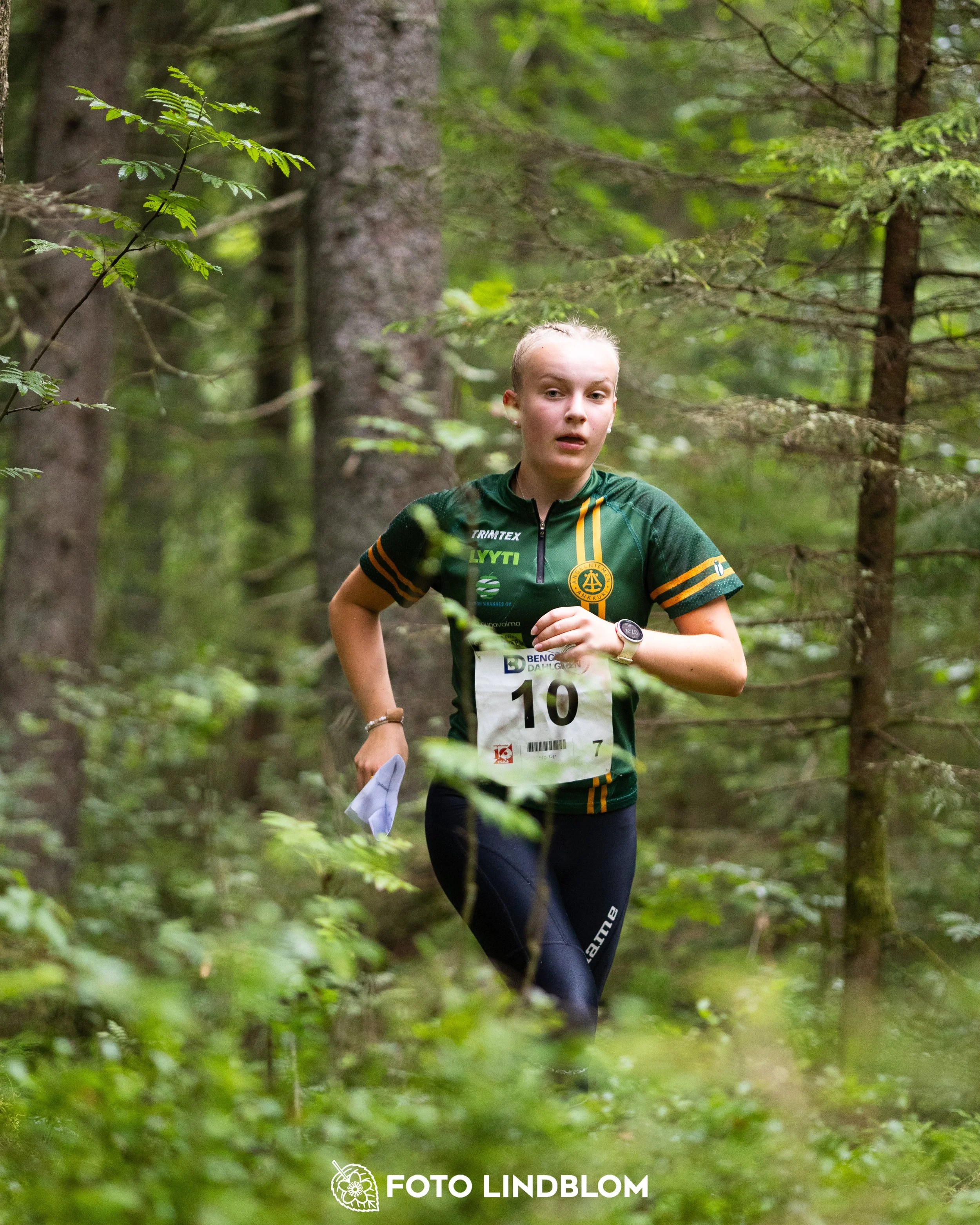 A picture from the youth 10 mila orienteering competition taken by Foto Lindblom