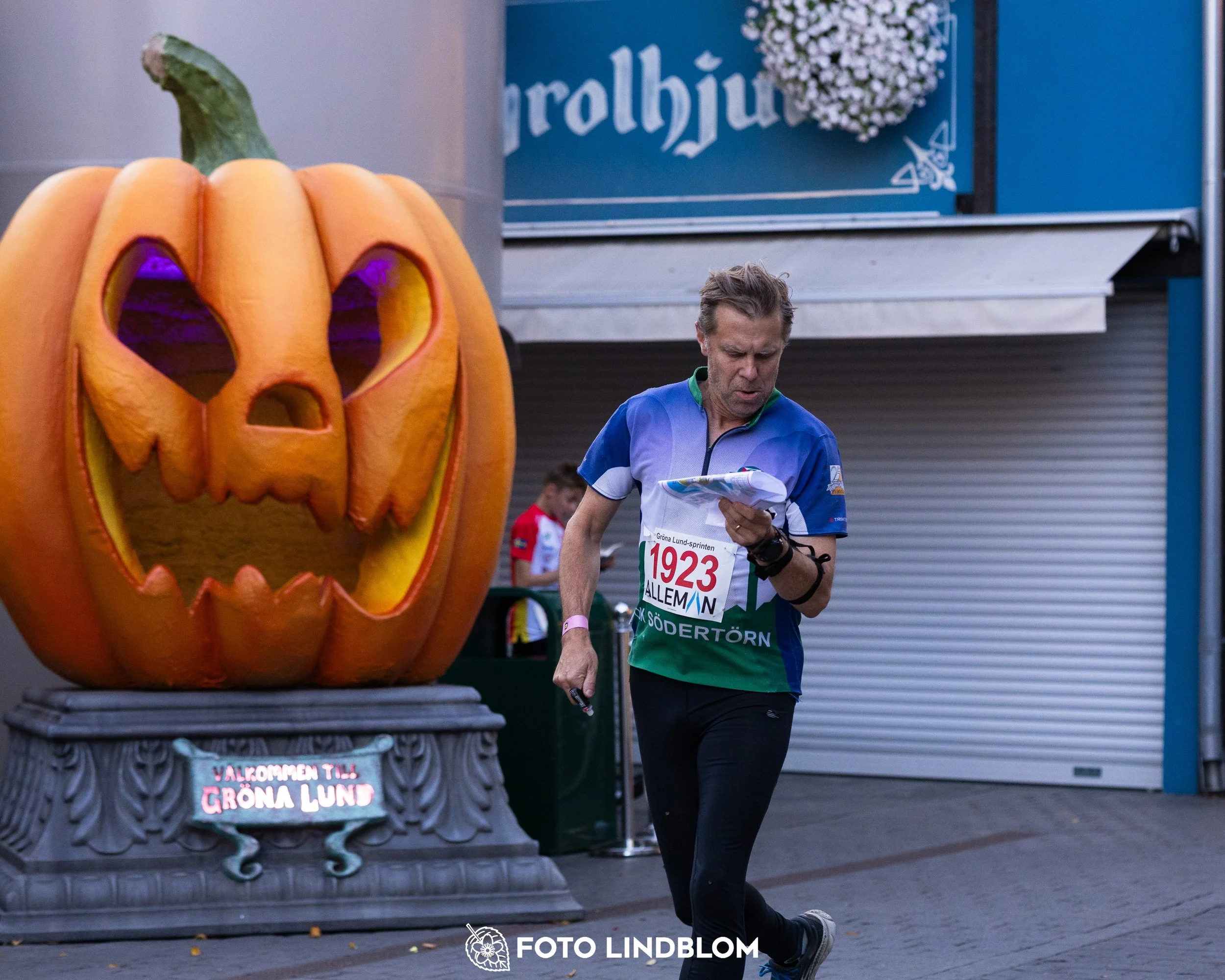 A picture from the orienteering event called Gröna Lund Sprinten taken by Foto Lindblom