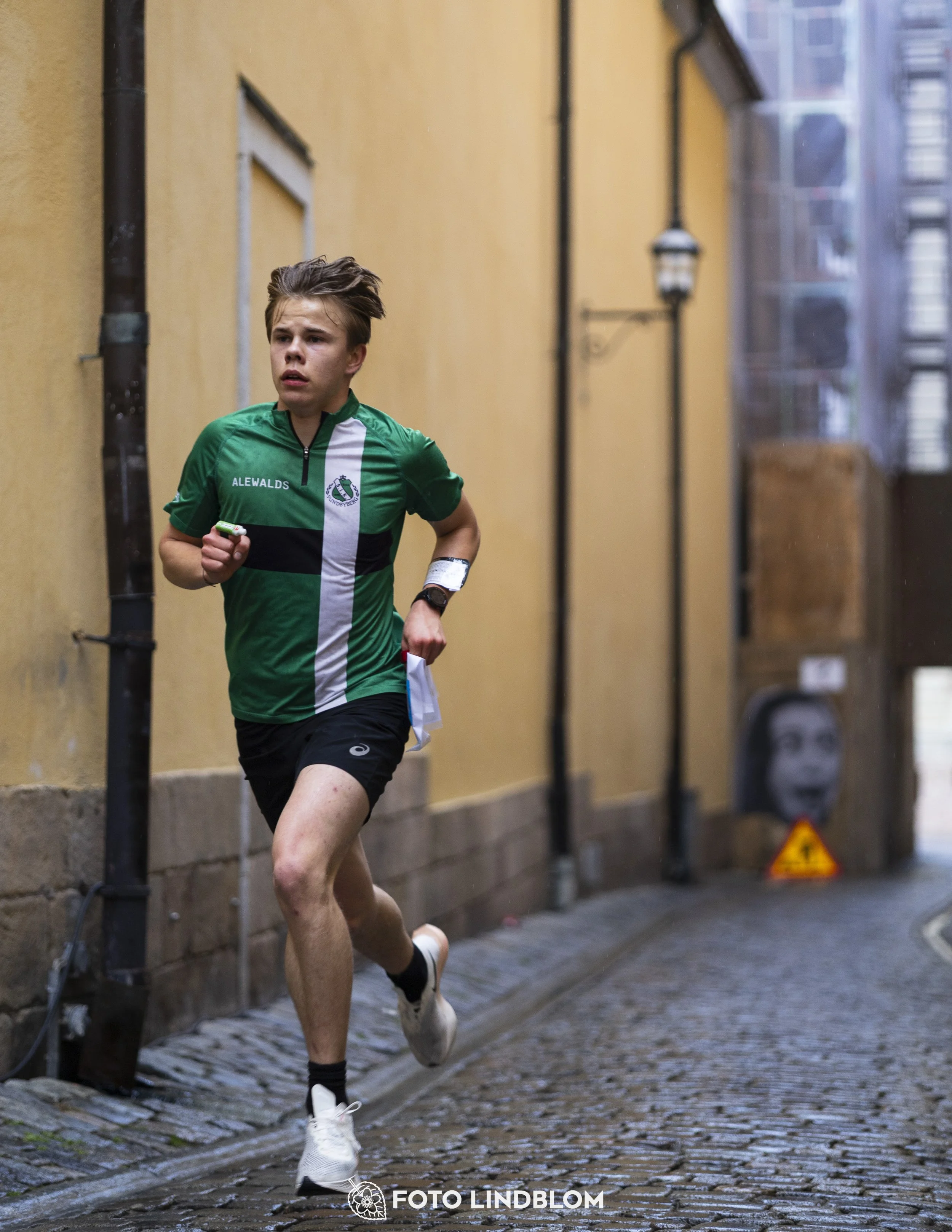 A picture from the first stage of the Stockholm City Cup sprint orienteering competition in "gamla stan" which is the old part of Stockholm