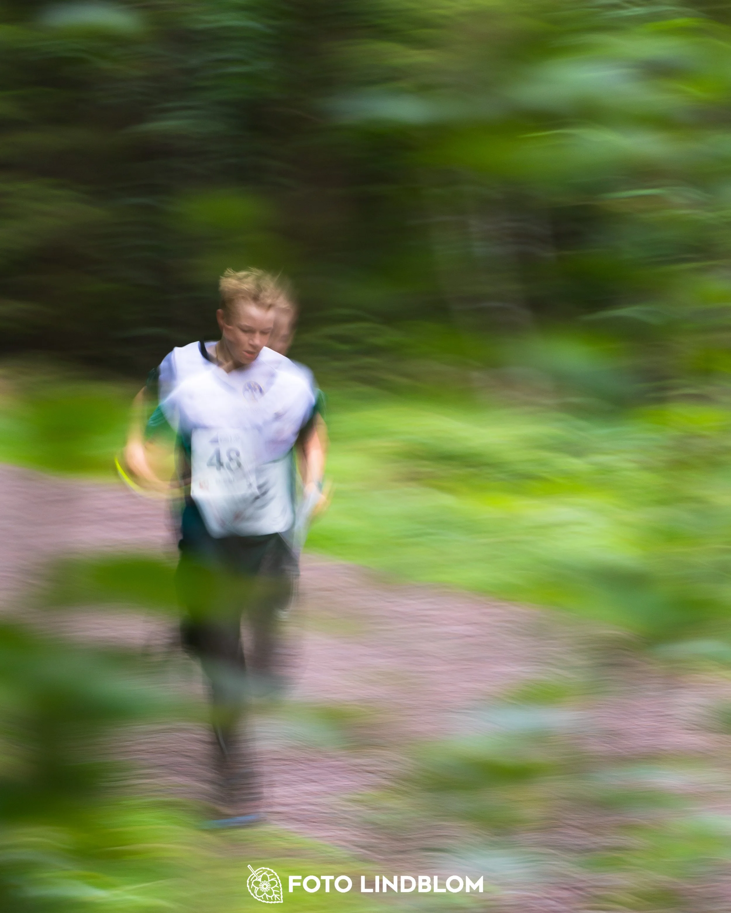 A picture from the youth 10 mila orienteering competition taken by Foto Lindblom