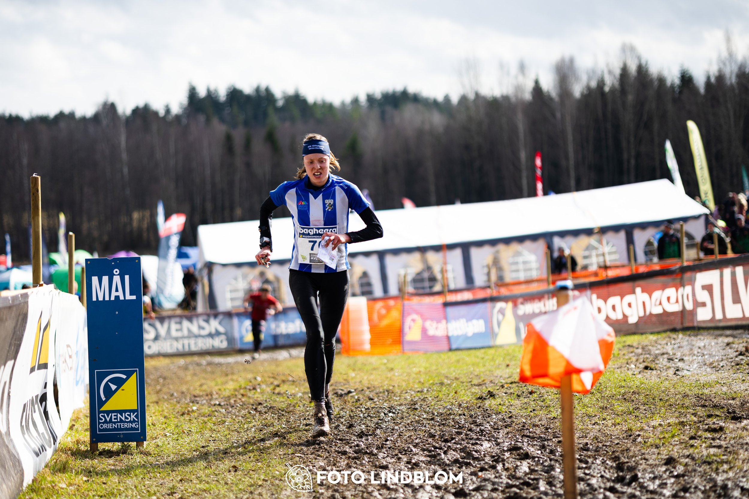 A moment captured during the Swedish League orienteering competition in Kolmården 2026 by Foto Lindblom.