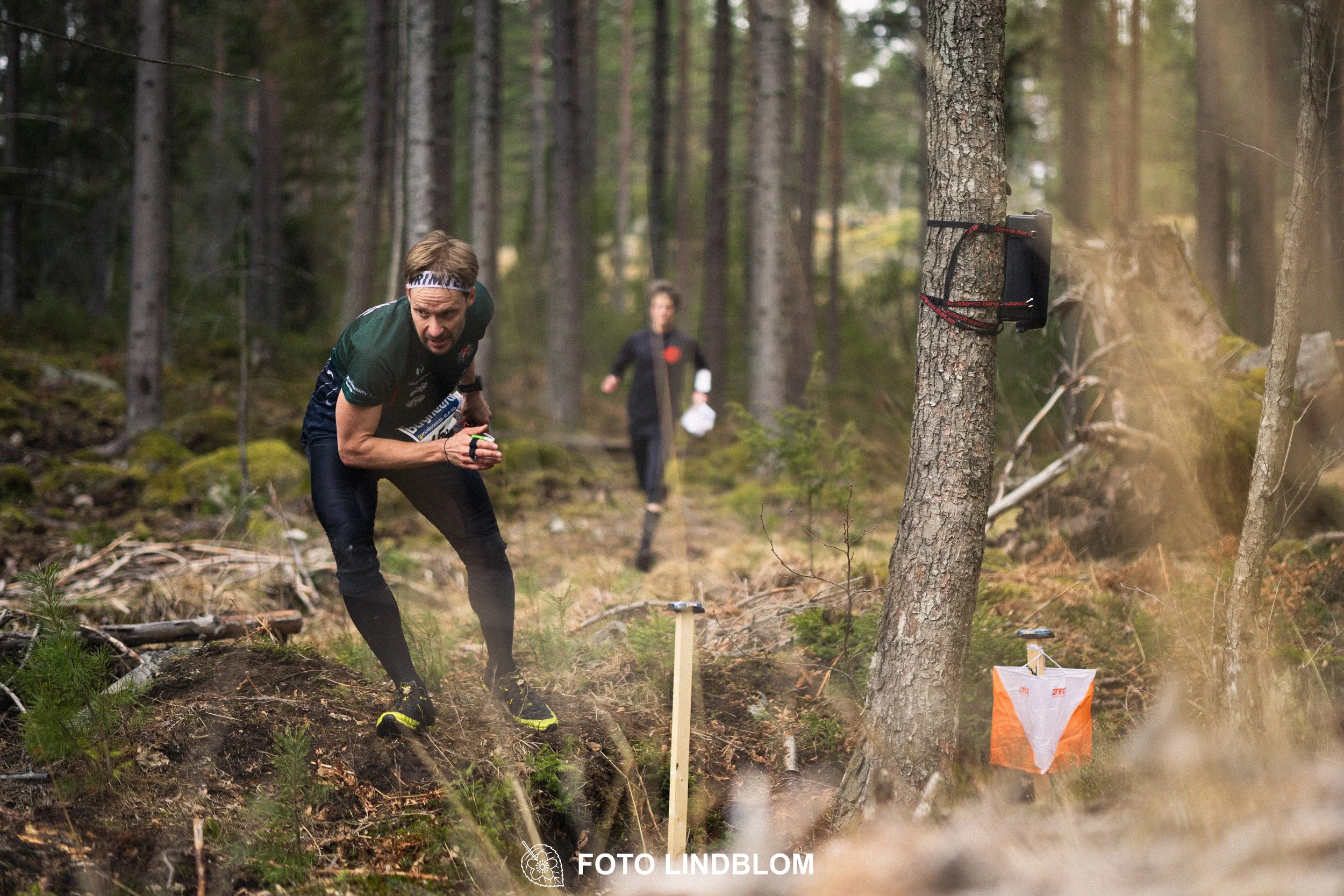A moment from Kolmårdskavlen, part of the Swedish relay league 2026, captured by Foto Lindblom.