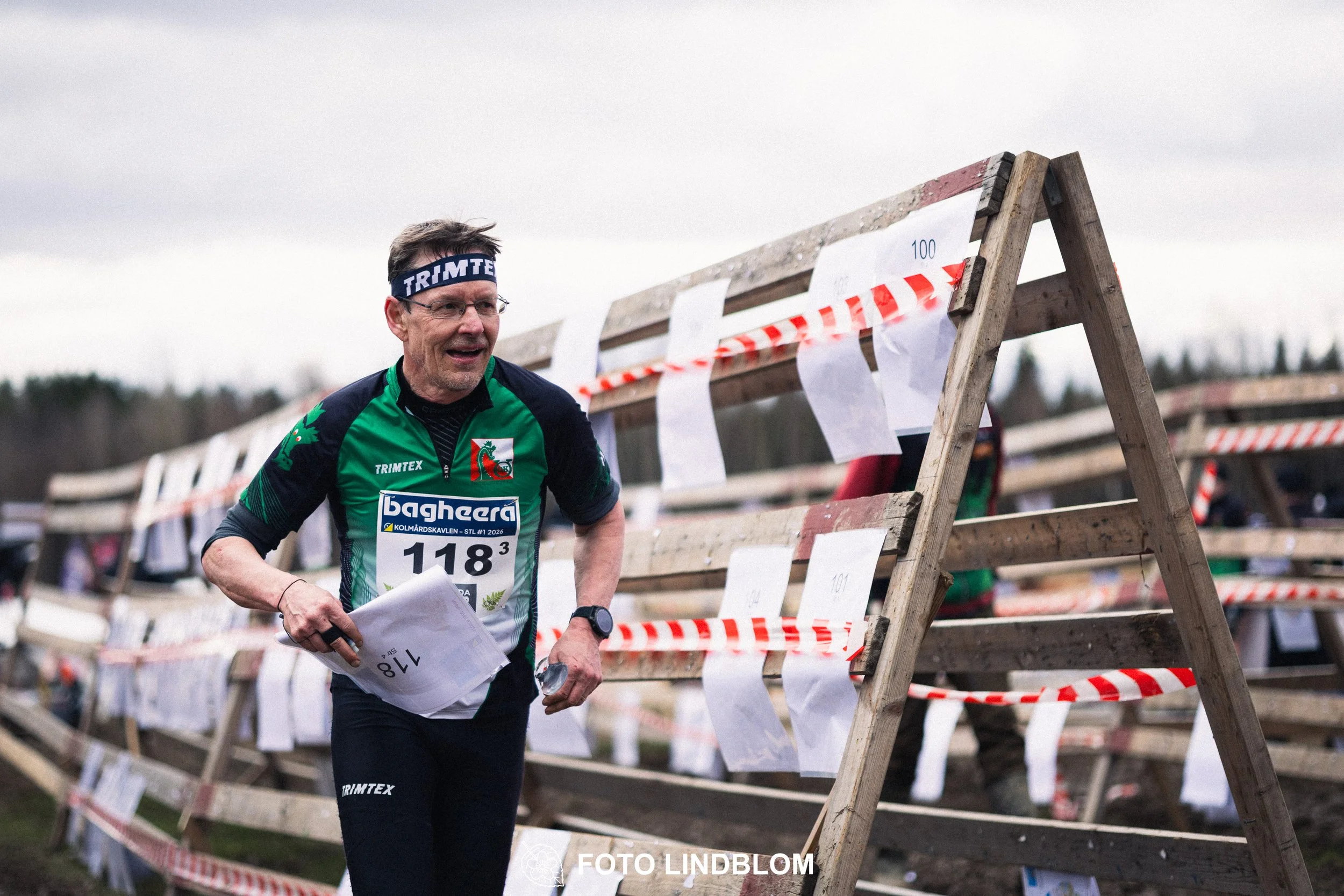 A moment from Kolmårdskavlen, part of the Swedish relay league 2026, captured by Foto Lindblom.