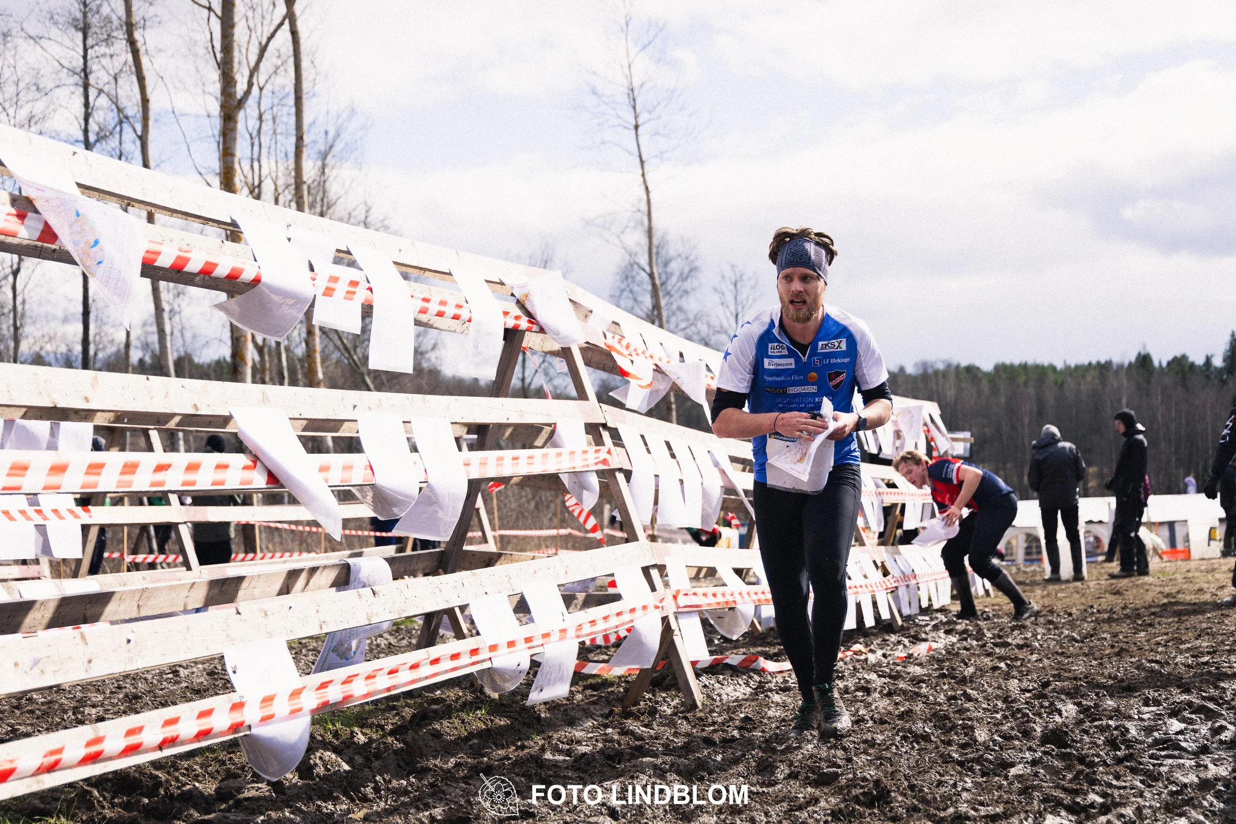 A moment from the relay orienteering event Kolmårdskavlen in spring 2026, captured by Foto Lindblom.