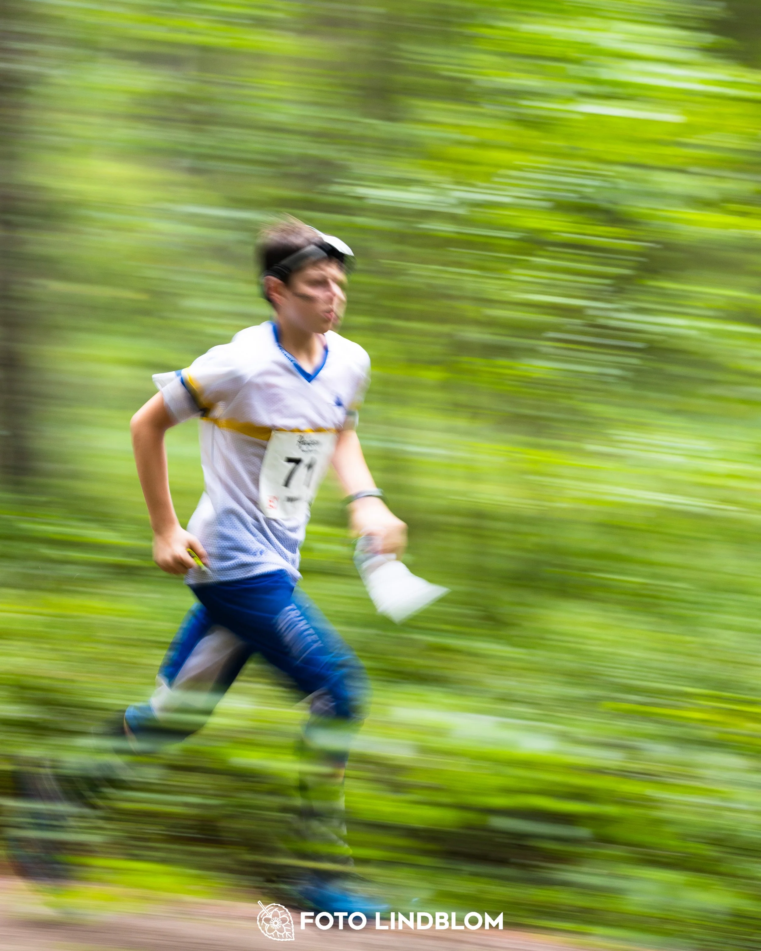 A picture from the youth 10 mila orienteering competition taken by Foto Lindblom