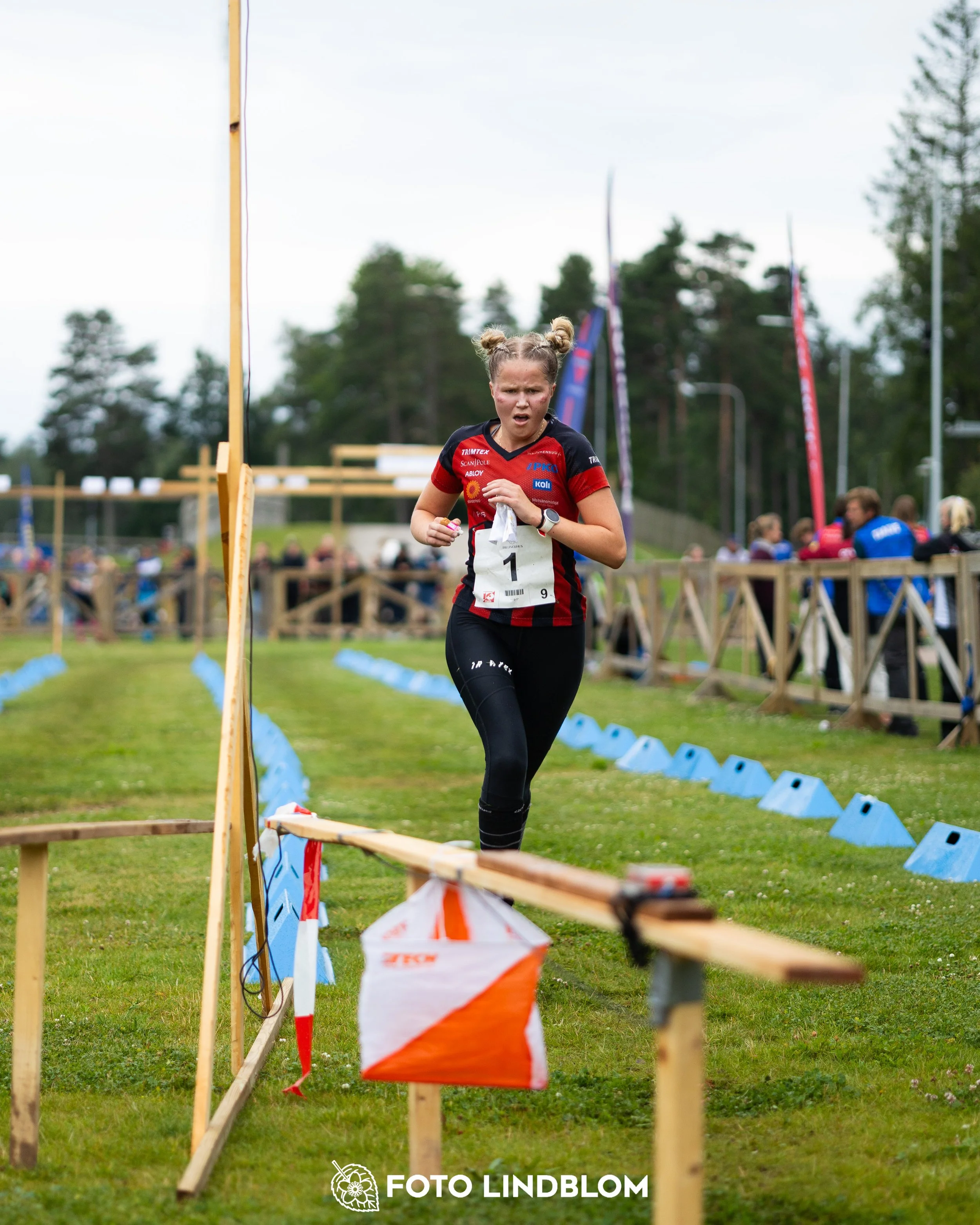 A picture from the youth 10 mila orienteering competition taken by Foto Lindblom