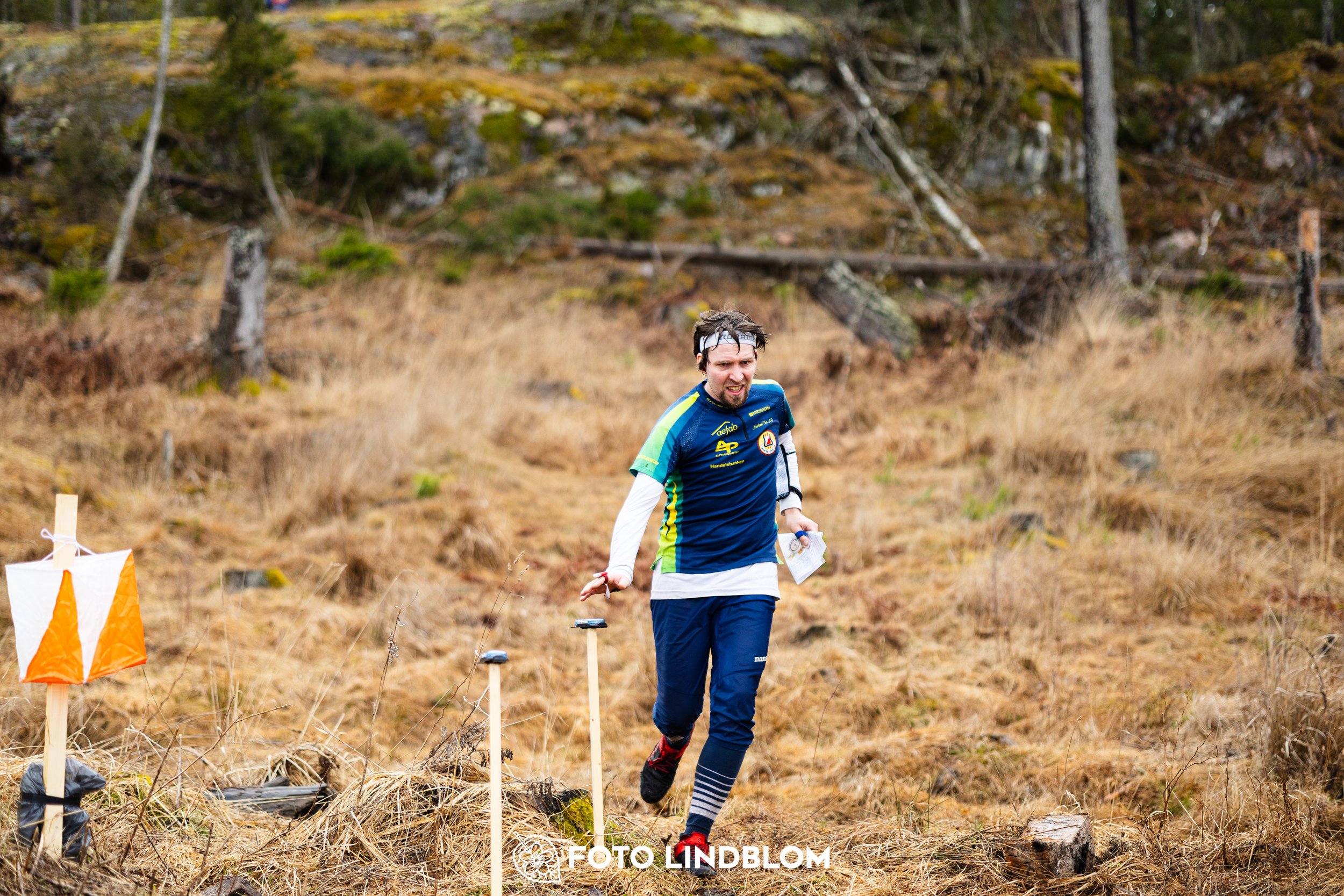 A moment captured during the Swedish League orienteering competition in Kolmården 2026 by Foto Lindblom.