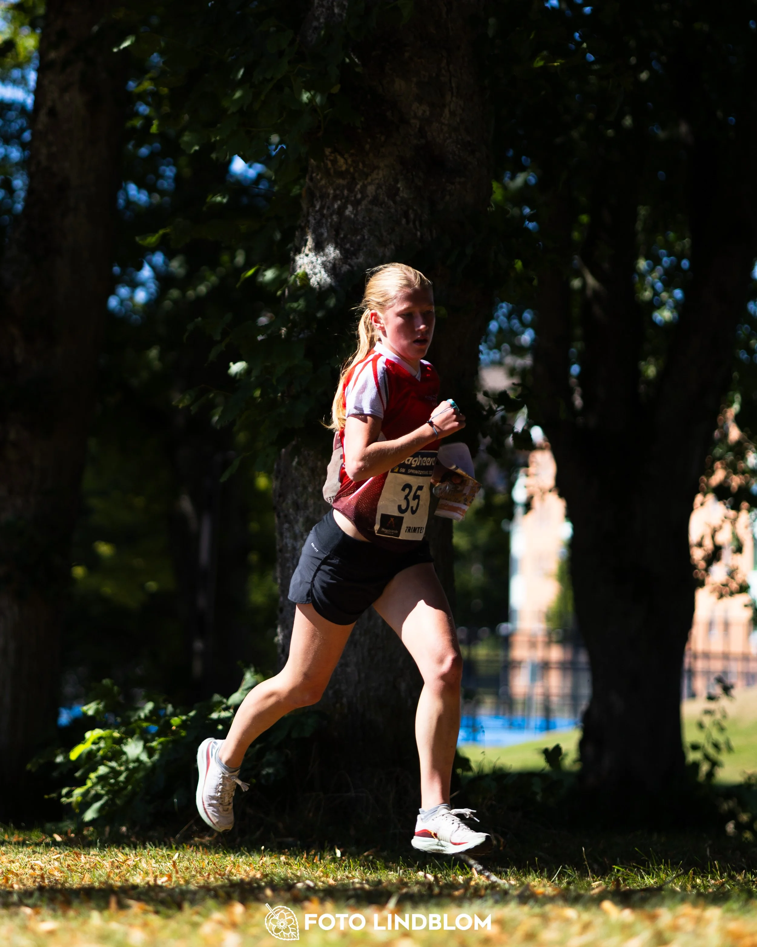 A picture from the Swedish national championship in knock out orienteering  taken by Foto Lindblom