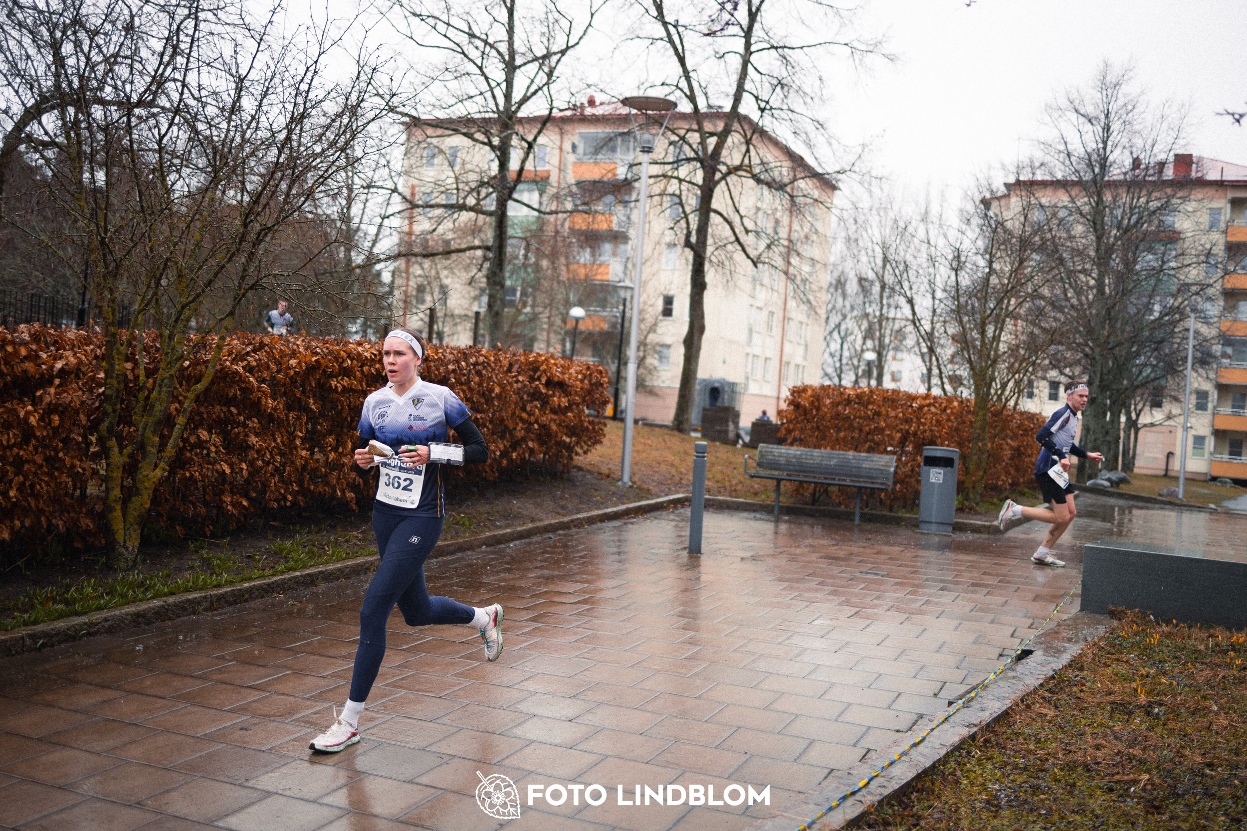 A photo from the Swedish League orienteering competition in spring 2026 in Stockholm, captured by Foto Lindblom.