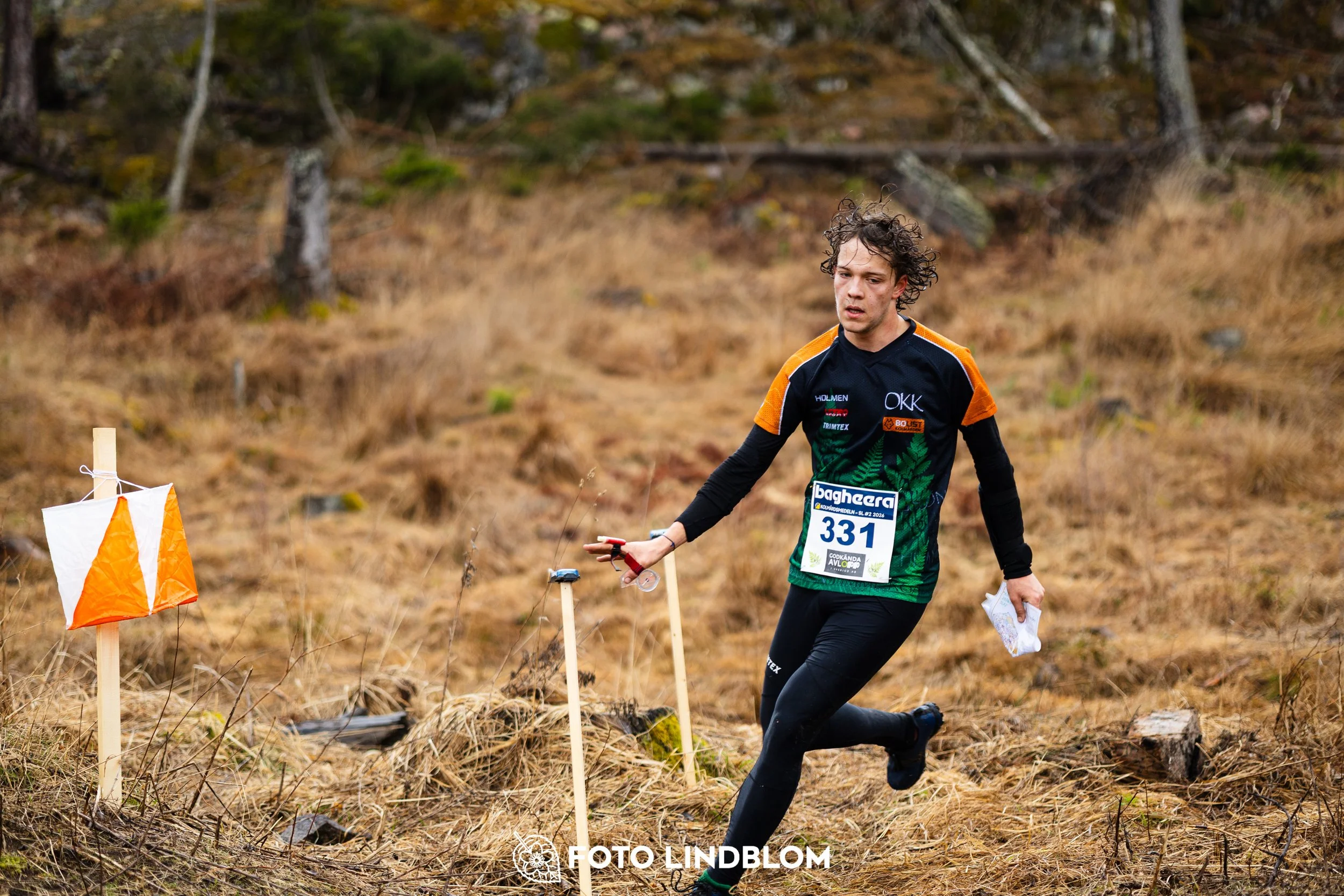A photo from a forest orienteering competition in Kolmården as part of the Swedish League 2026 season, captured by Foto Lindblom.