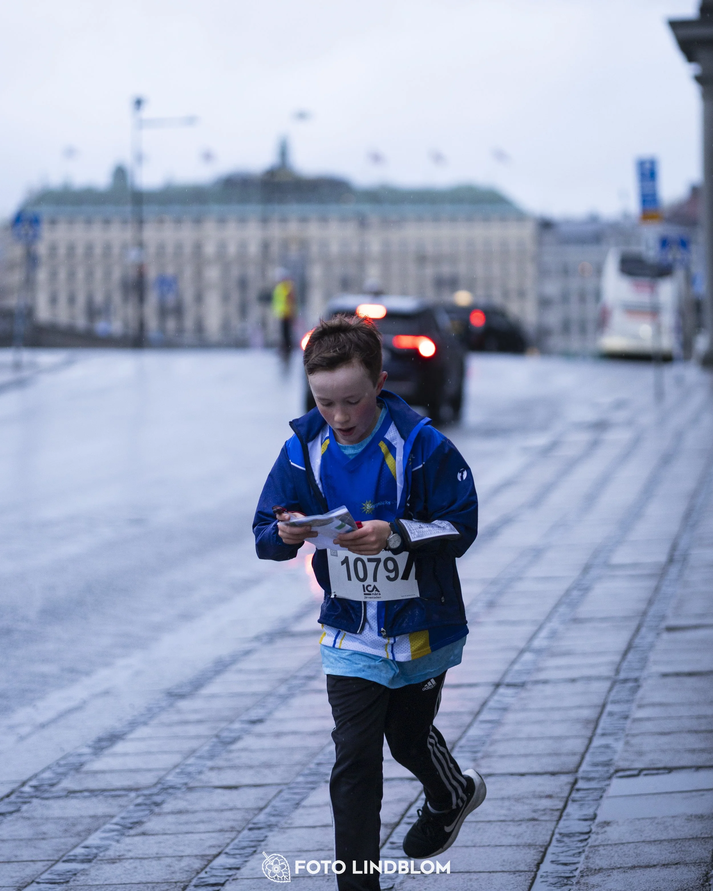 A picture from the first stage of the Stockholm City Cup sprint orienteering competition in "gamla stan" which is the old part of Stockholm