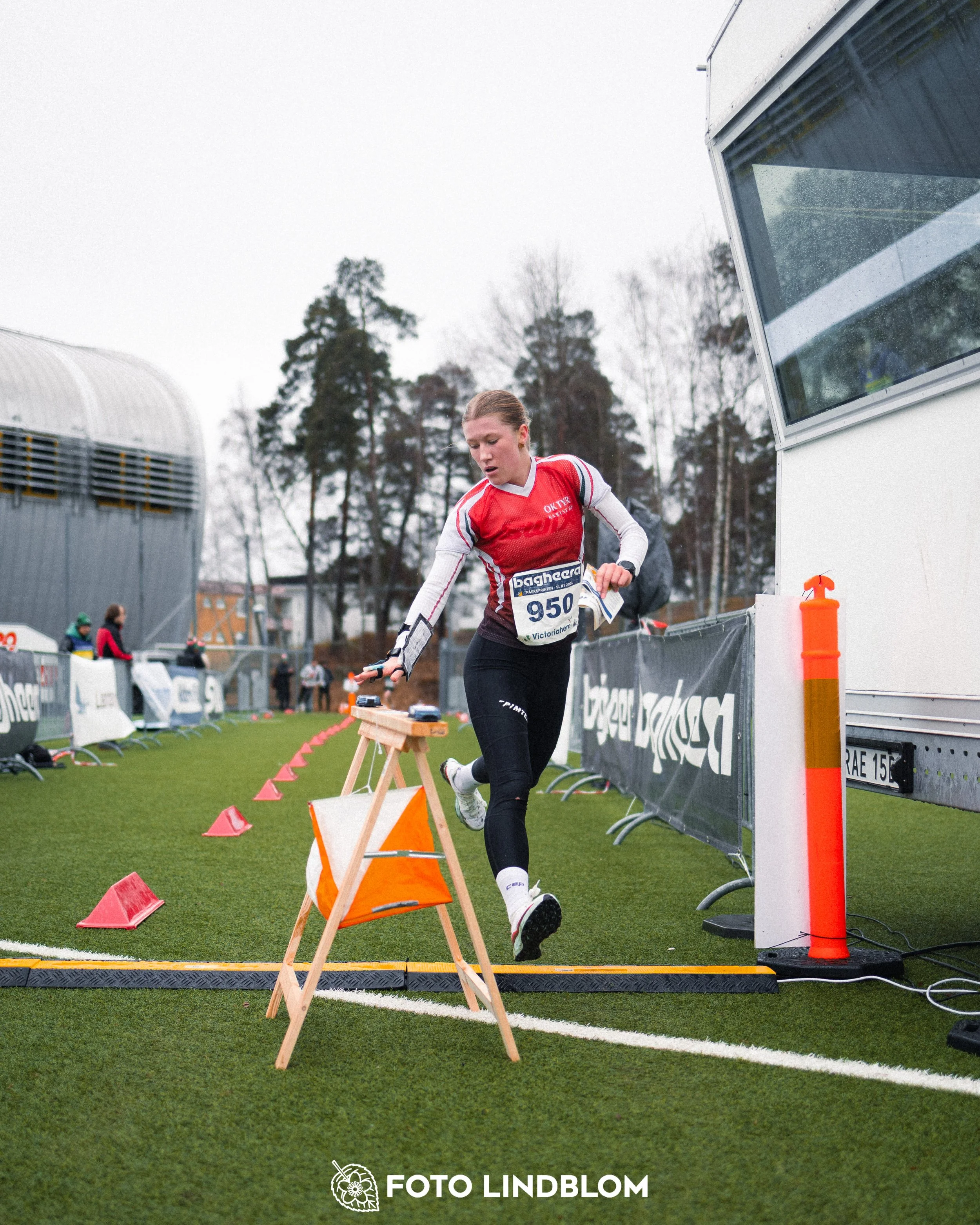A moment captured during the Swedish League orienteering competition in Rinkeby Stockholm spring 2026 by Foto Lindblom.