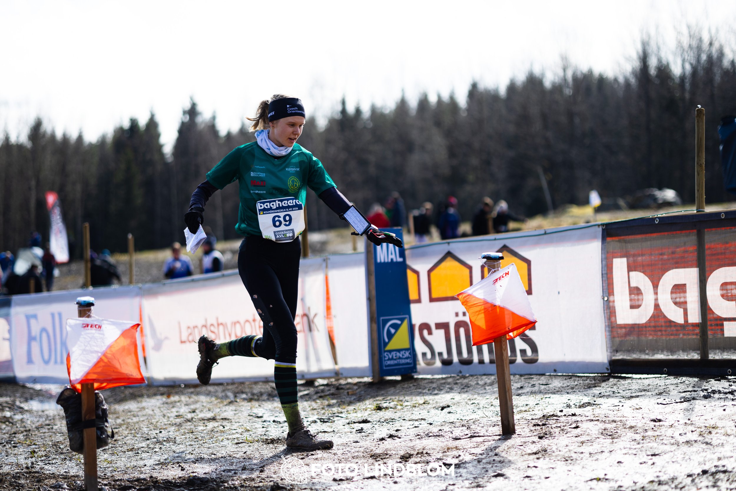 A moment from the 2026 Swedish League middle distance orienteering event in Kolmården, captured by Foto Lindblom.