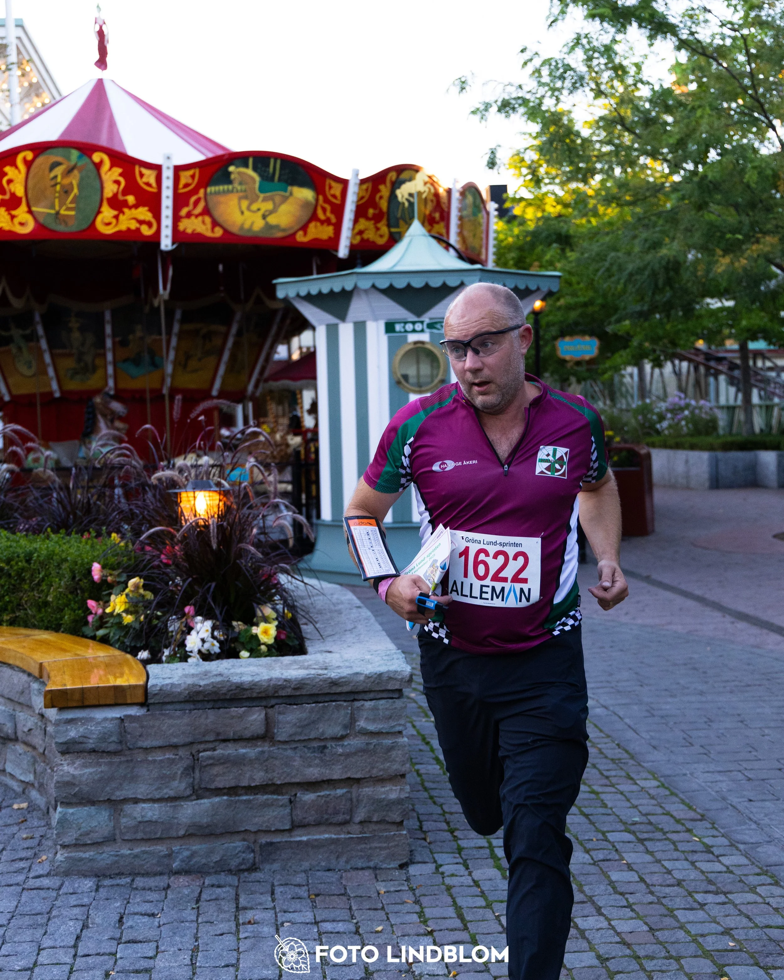 A picture from the orienteering event called Gröna Lund Sprinten taken by Foto Lindblom