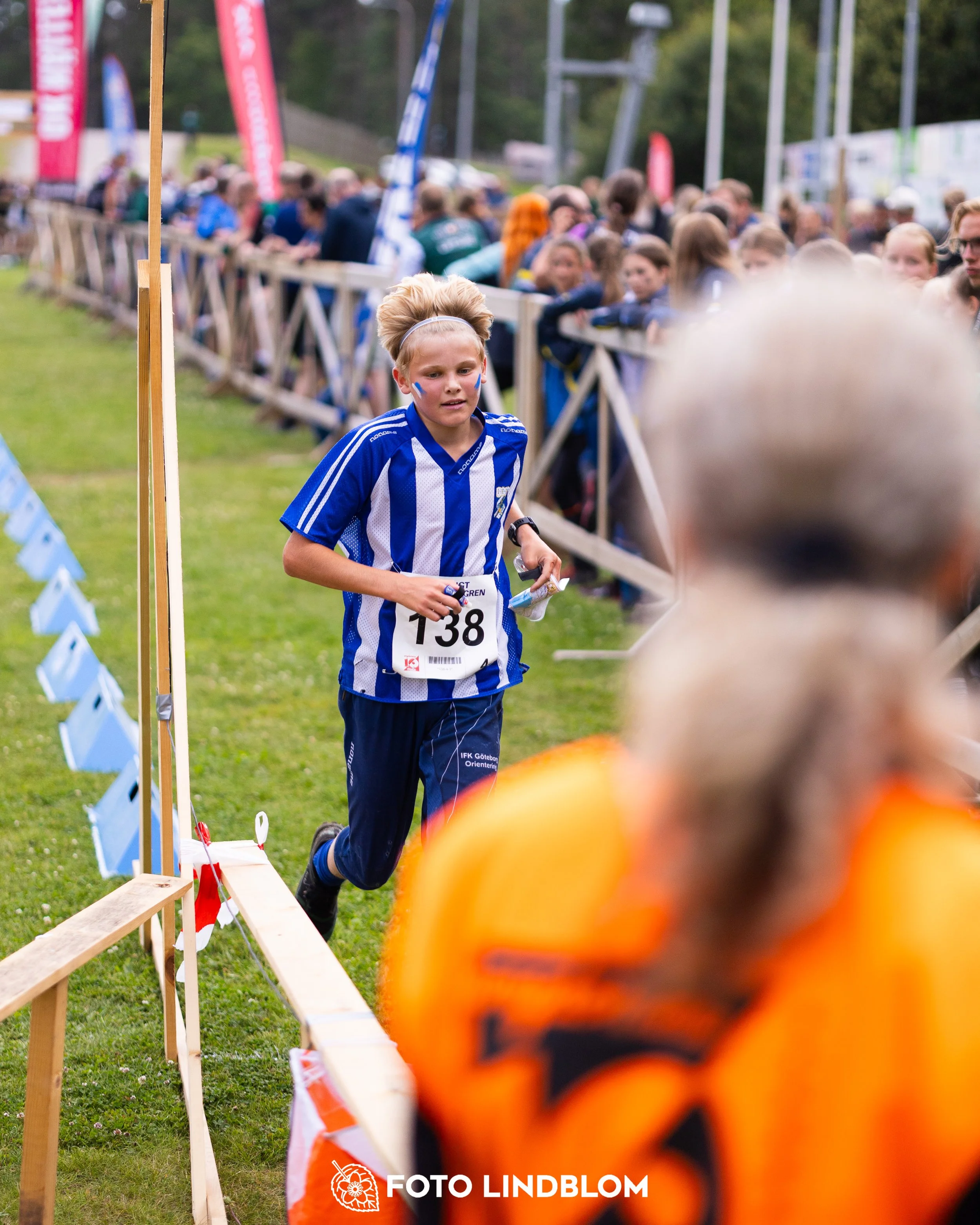 A picture from the youth 10 mila orienteering competition taken by Foto Lindblom