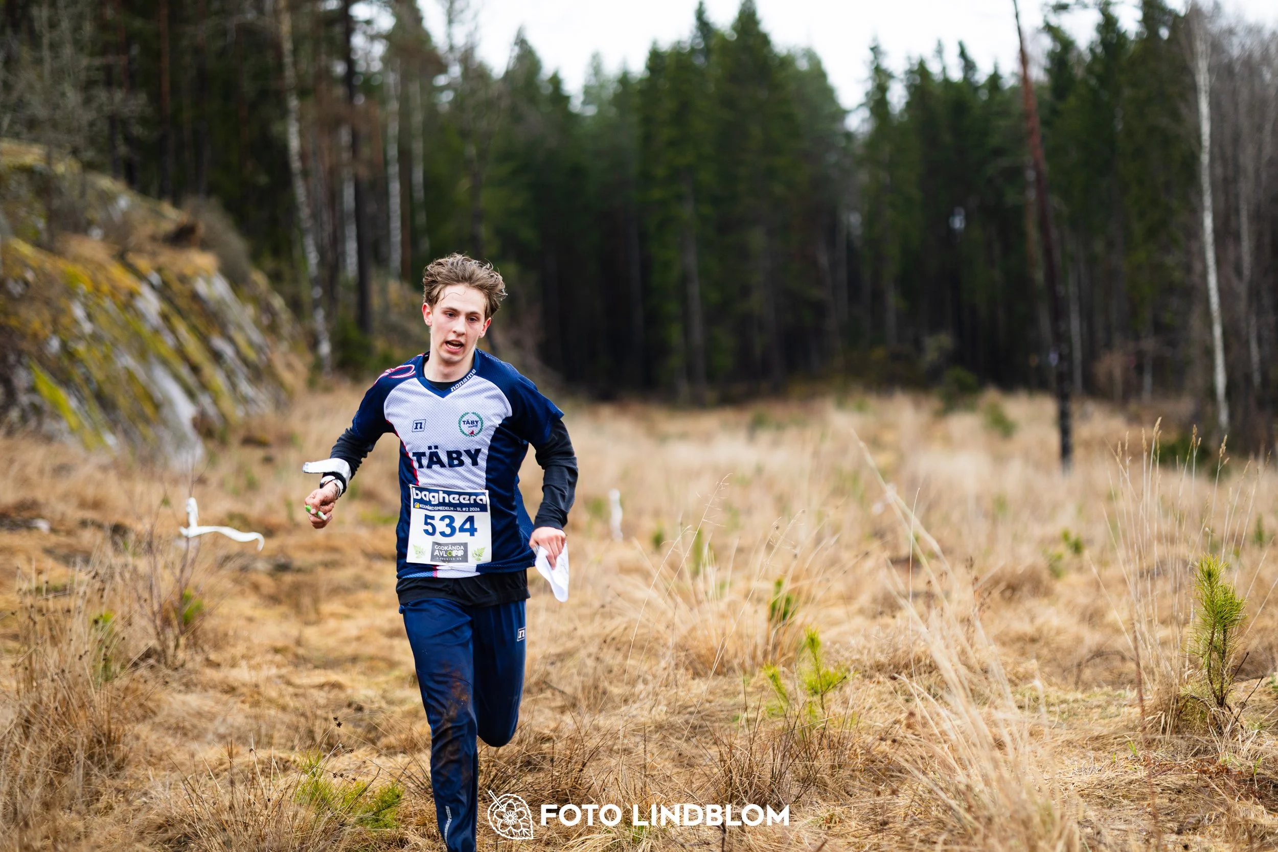 A scene from the Swedish League middle distance event in Kolmården spring 2026, captured by Foto Lindblom.