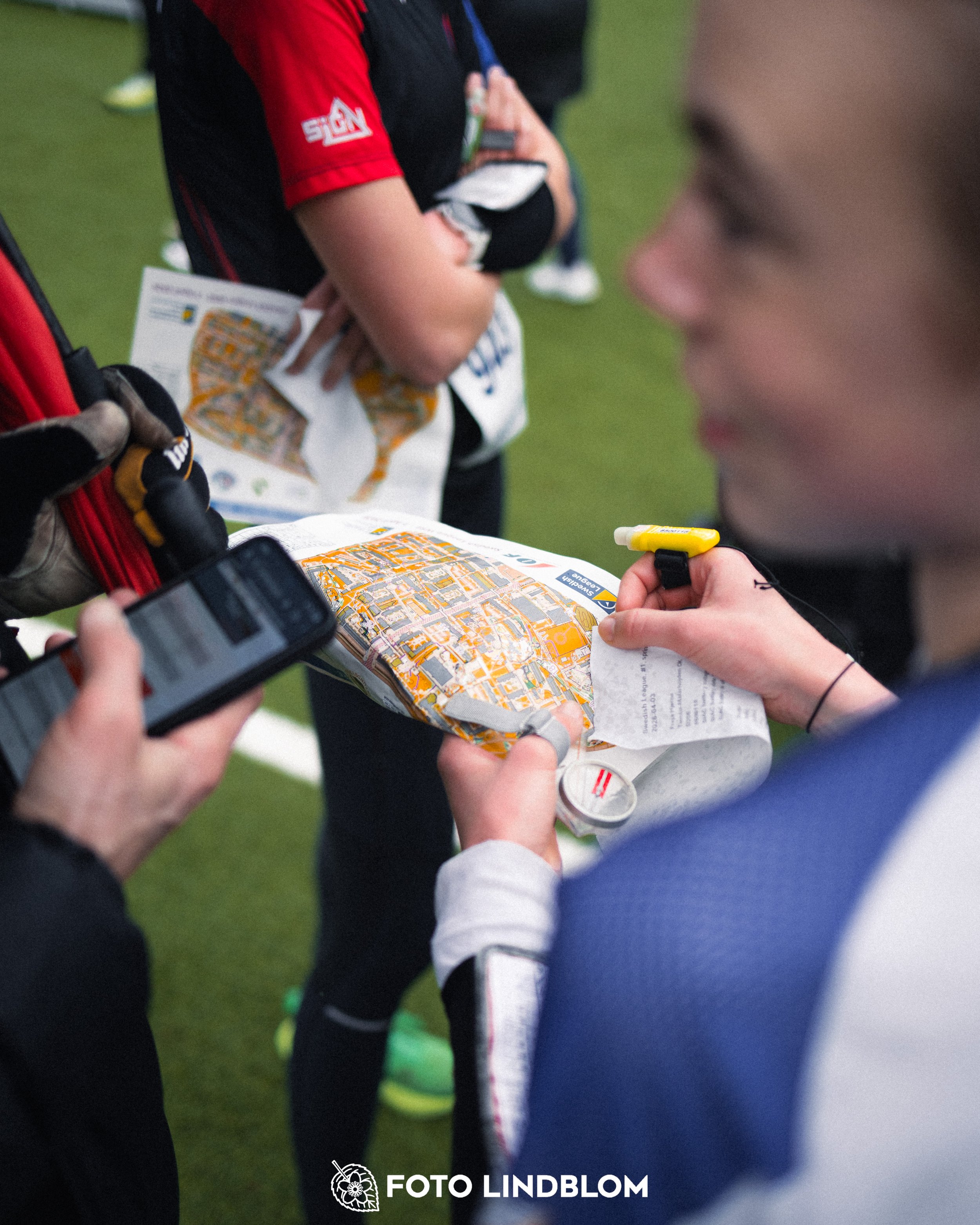 A scene from the Swedish League orienteering competition in spring 2026 in Rinkeby, captured by Foto Lindblom.