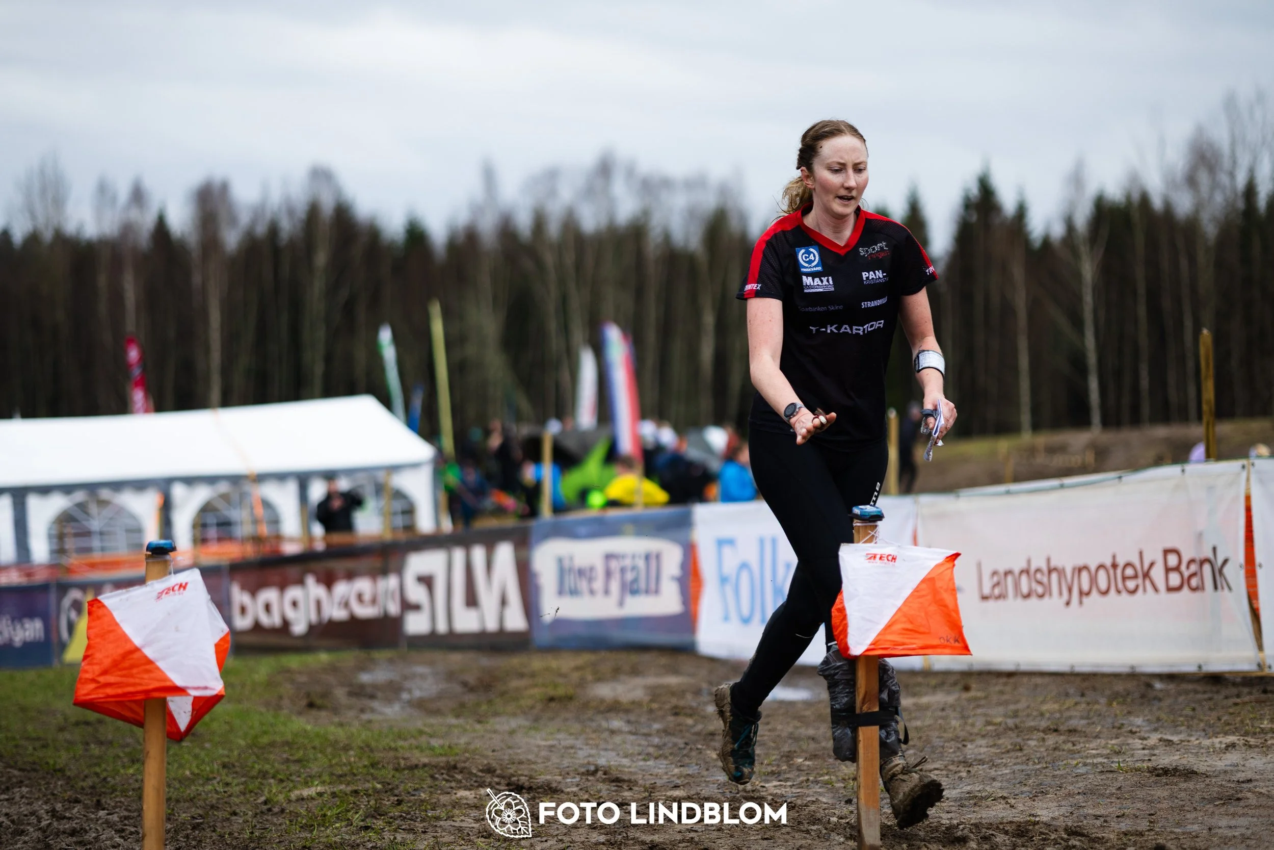 A scene from the Swedish League middle distance event in Kolmården spring 2026, captured by Foto Lindblom.