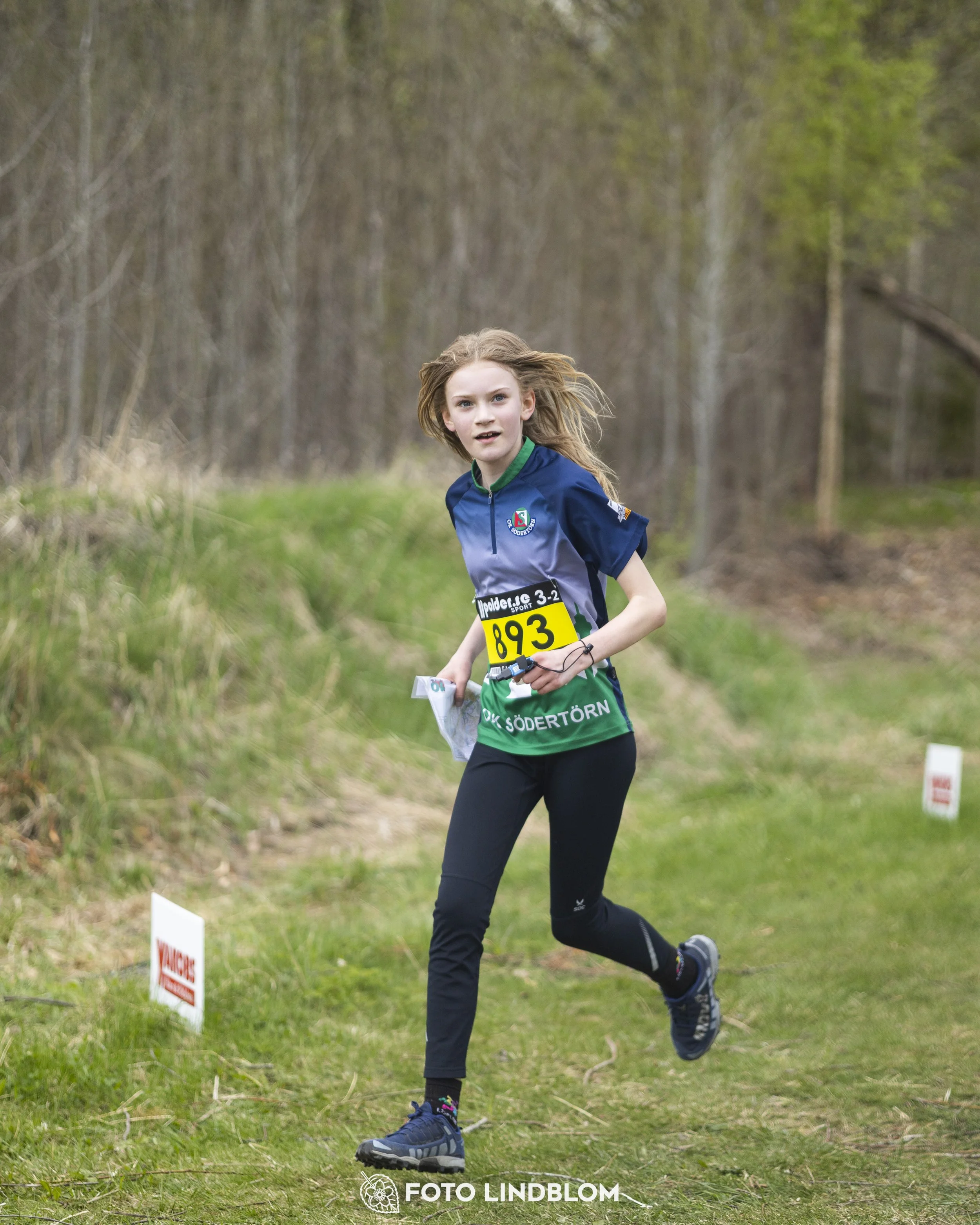 A picture from the youth relay at 10-Mila orienteering competition