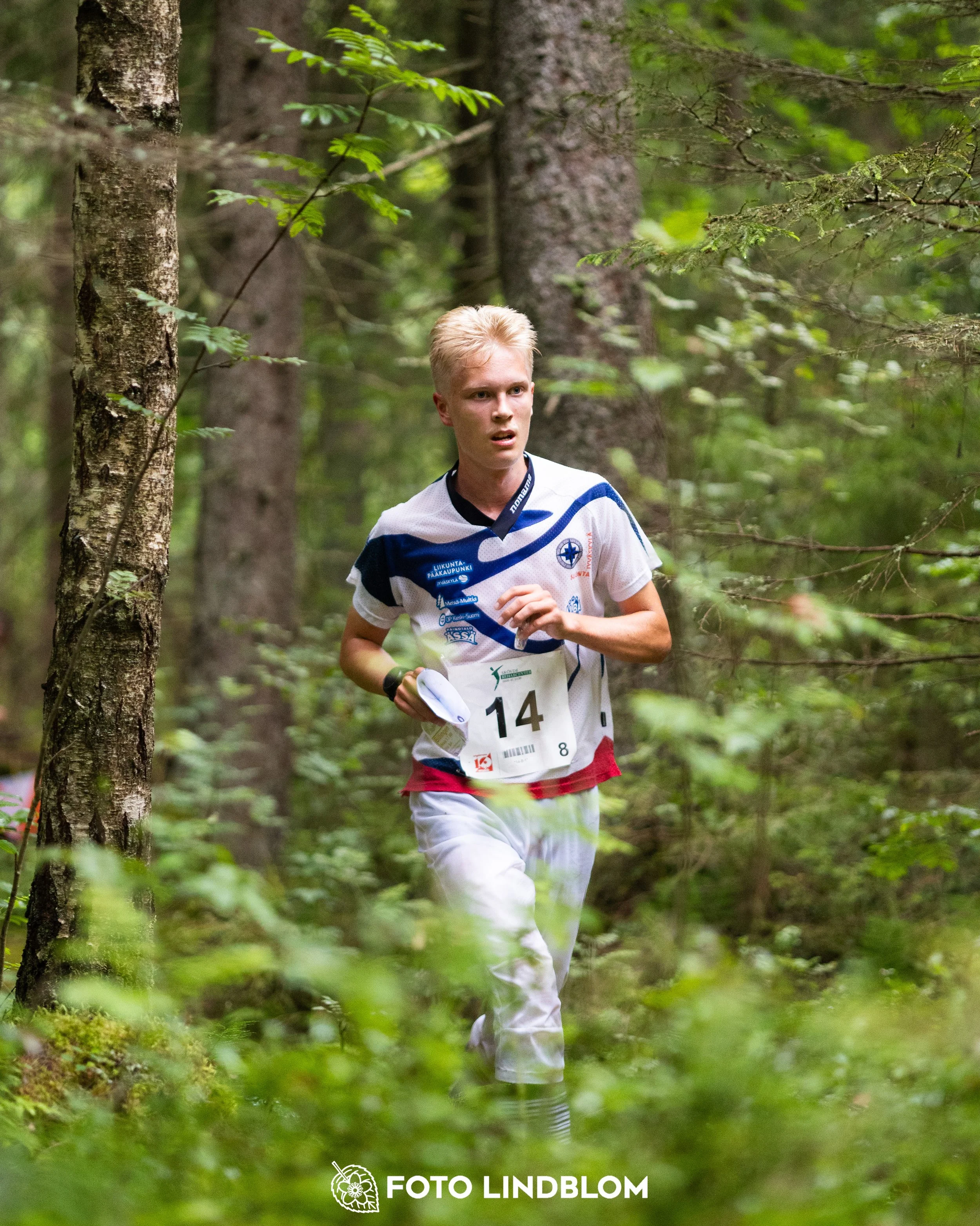A picture from the youth 10 mila orienteering competition taken by Foto Lindblom