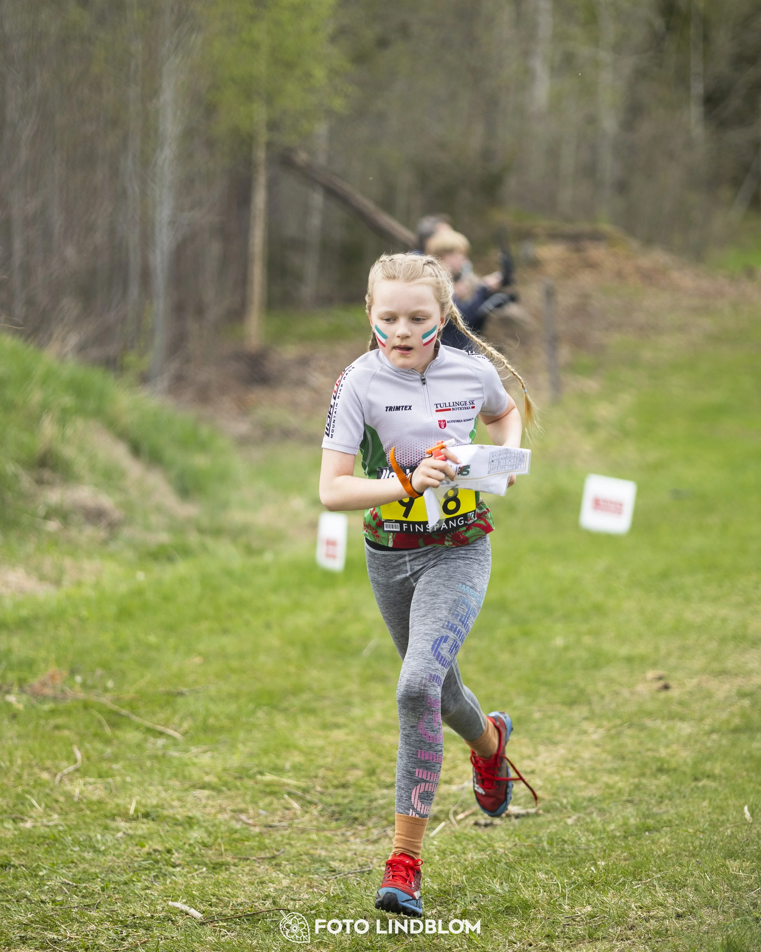A picture from the youth relay at 10-Mila orienteering competition