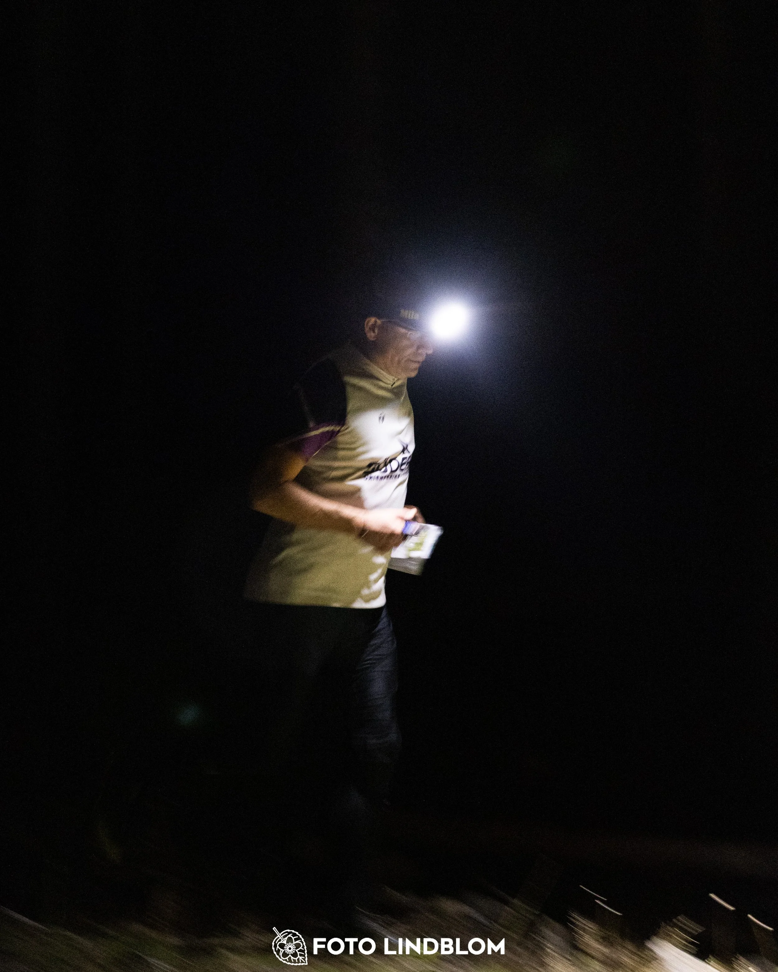 A picture from the Stockholm district championship in night orienteering taken by Foto Lindblom